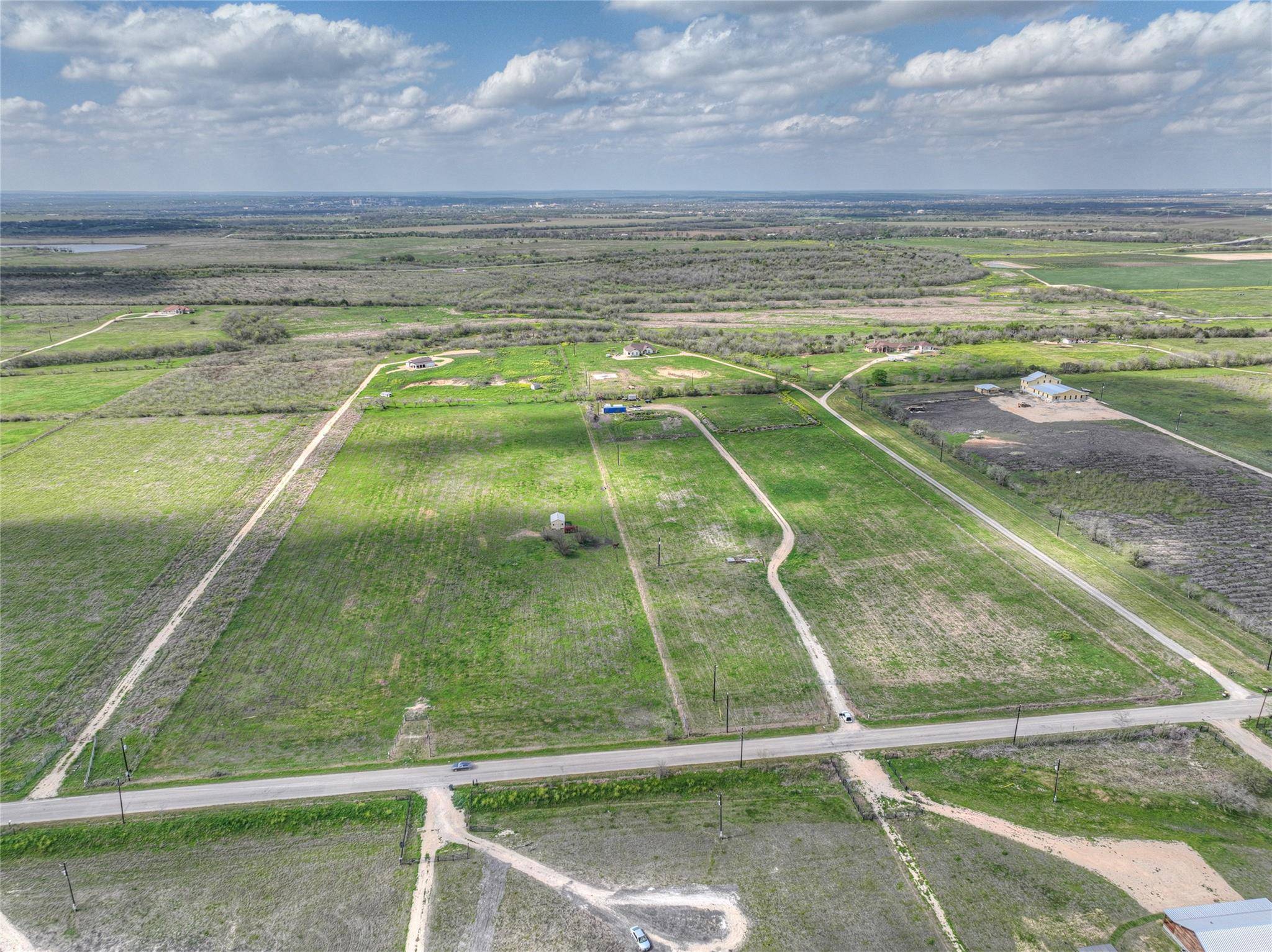 1492 Scull RD, San Marcos, TX 78666