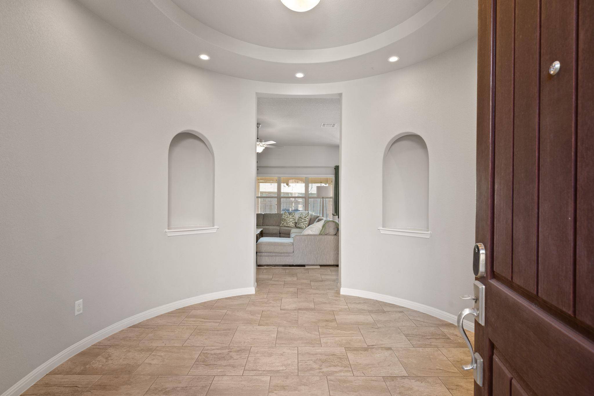 105 W Highfield ST, Hutto, TX 78634