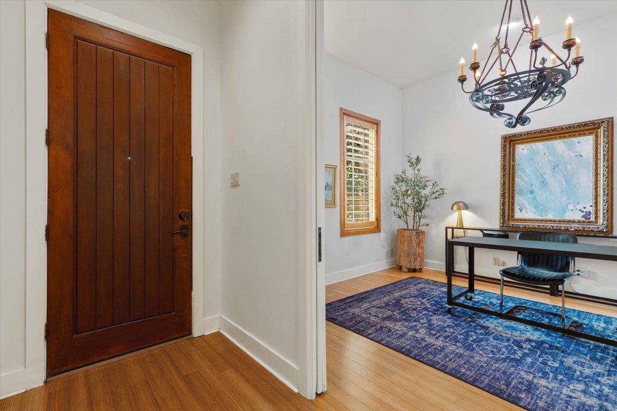 2207 Forest TRL #A, Austin, TX 78703