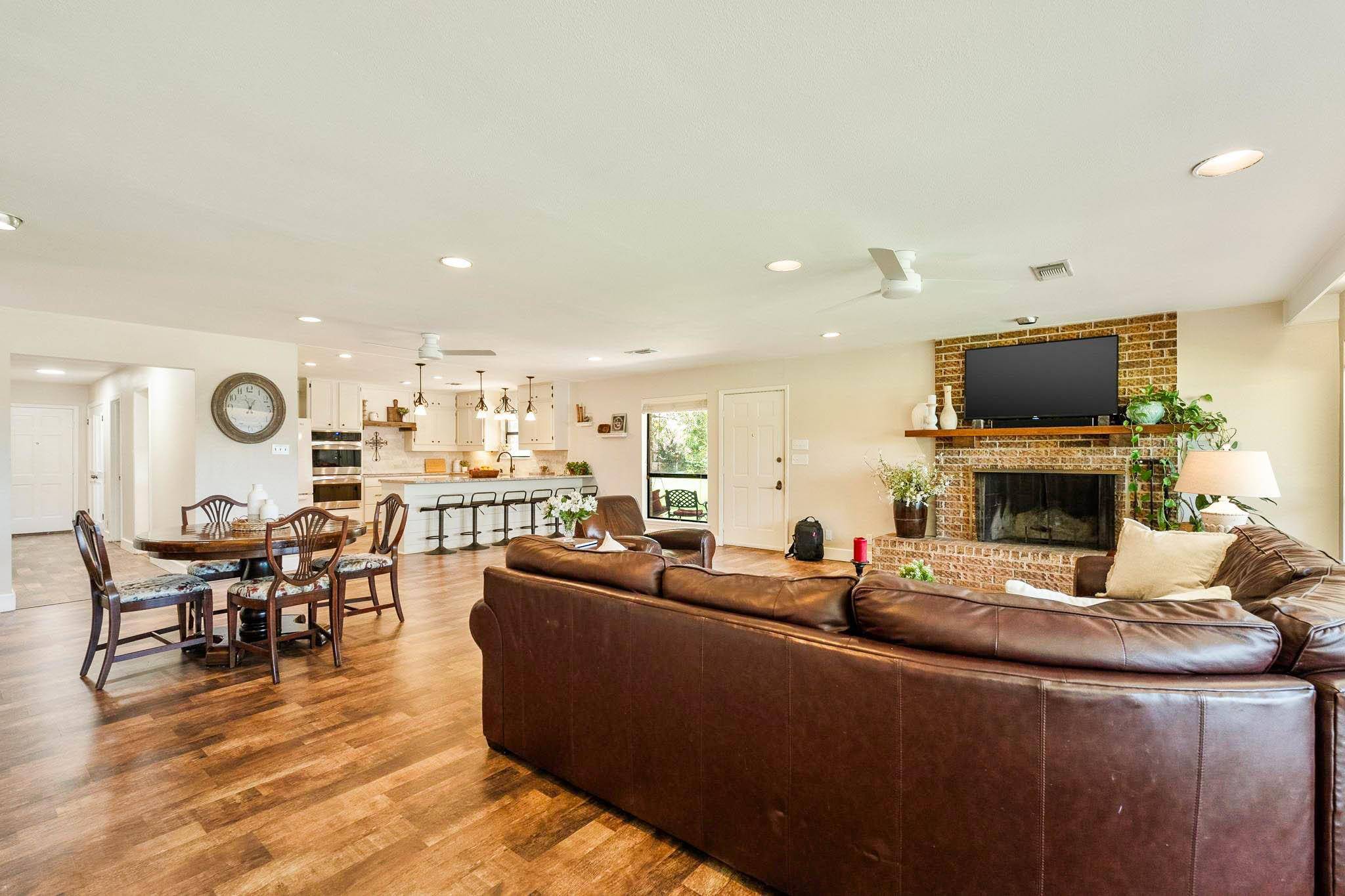 1905 Brushy Bend DR, Round Rock, TX 78681