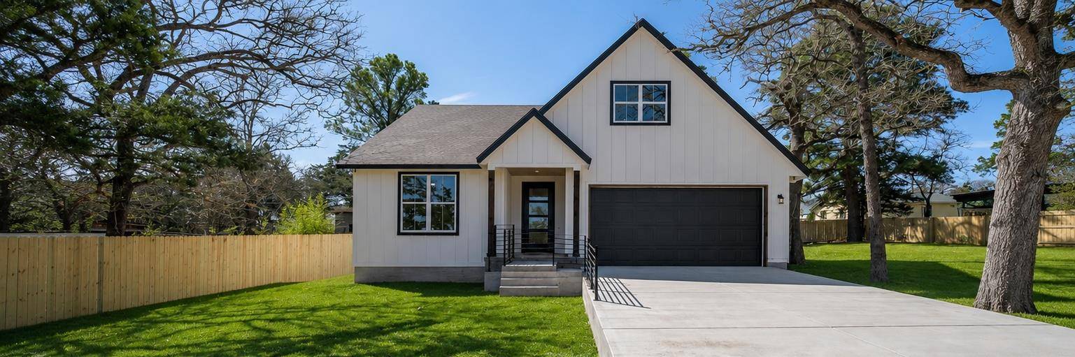 113 Eaglenest CT, Smithville, TX 78957