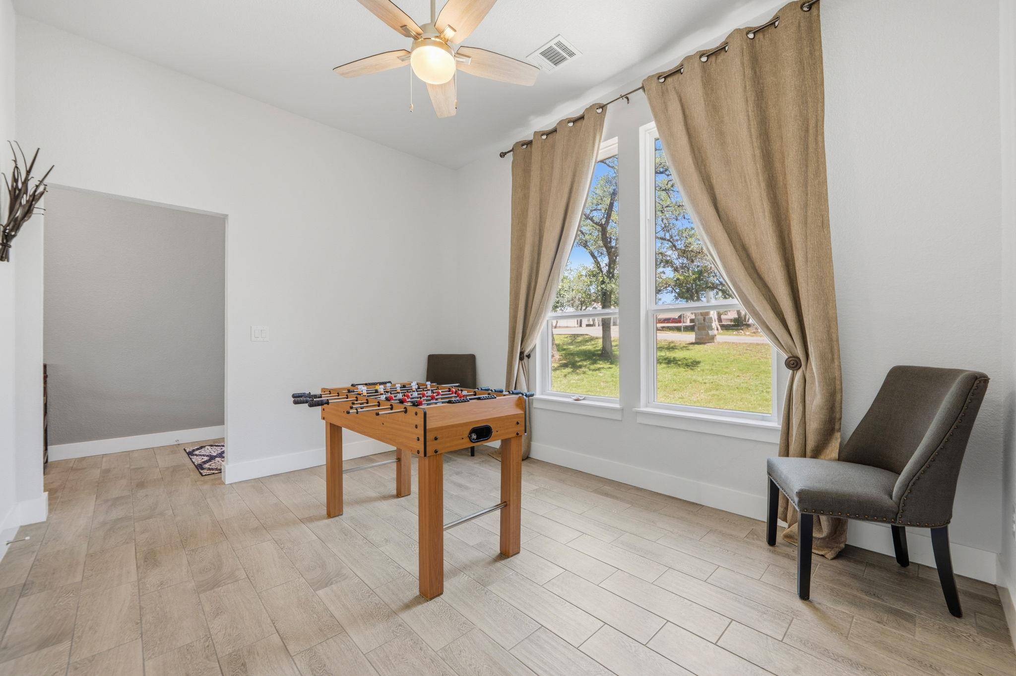 18605 Masters CV, Point Venture, TX 78645