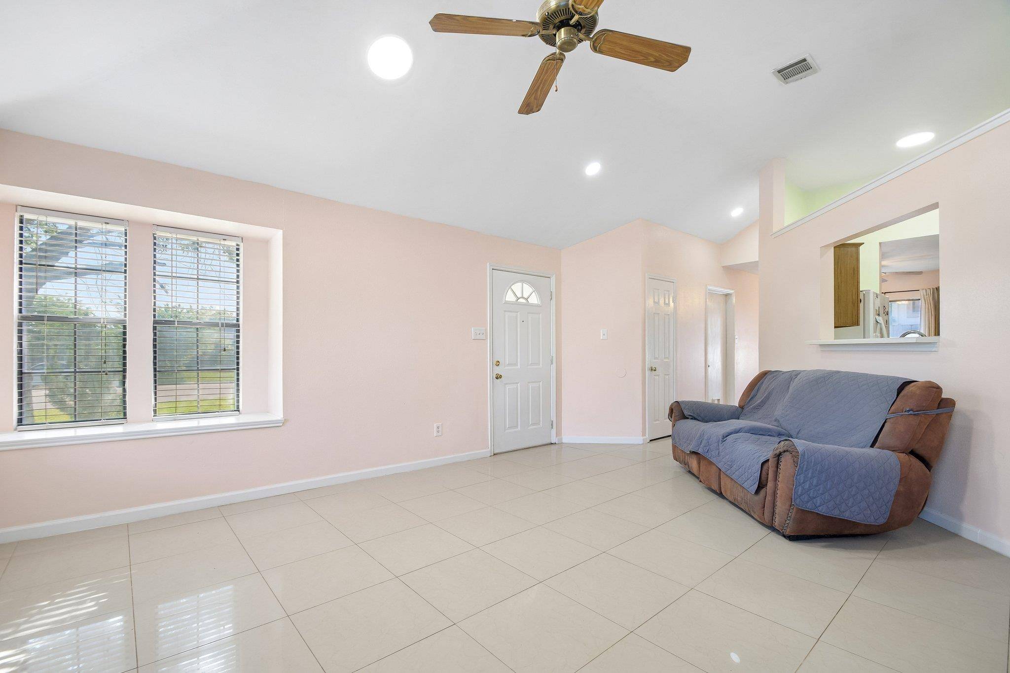 1801 Twisted Oak DR, Leander, TX 78641