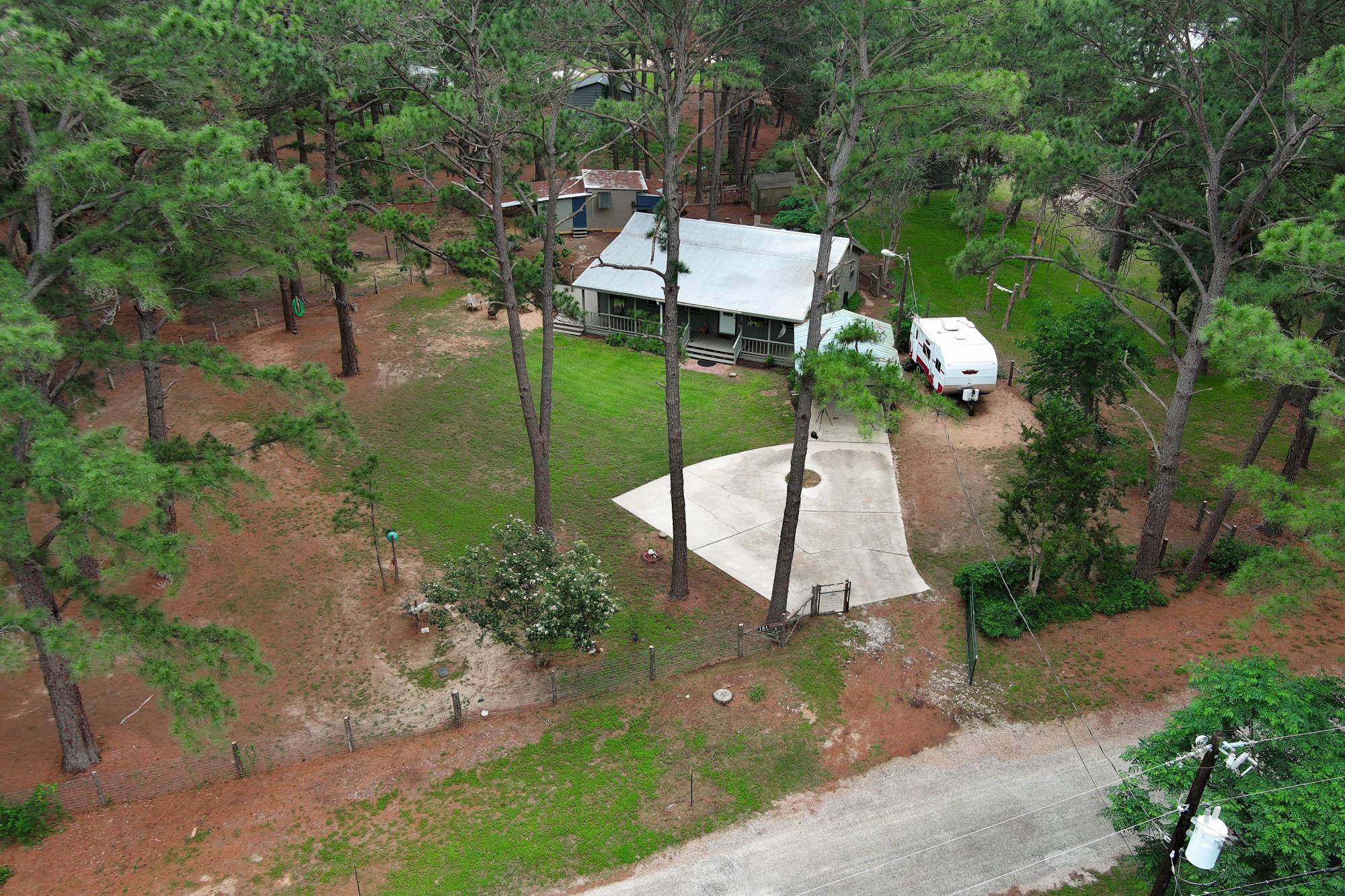 121 Pony Grass LN, Bastrop, TX 78602