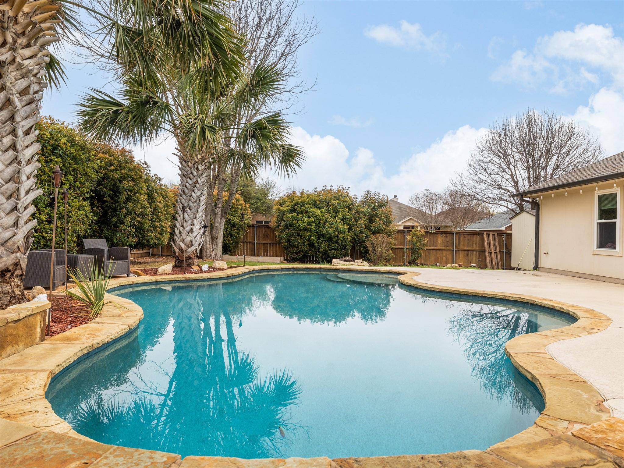 907 Ridgemont CIR, Leander, TX 78641