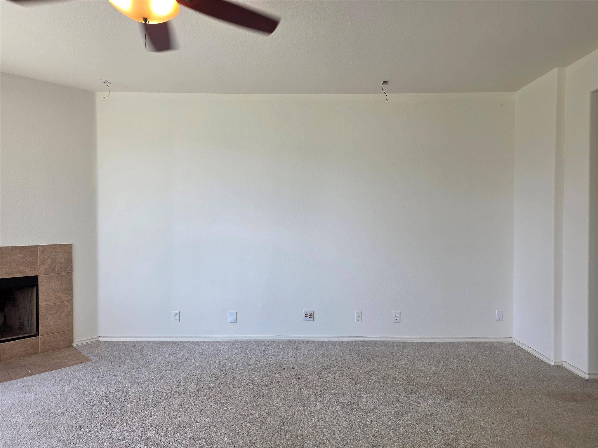 160 Mistletoe LN, Kyle, TX 78640
