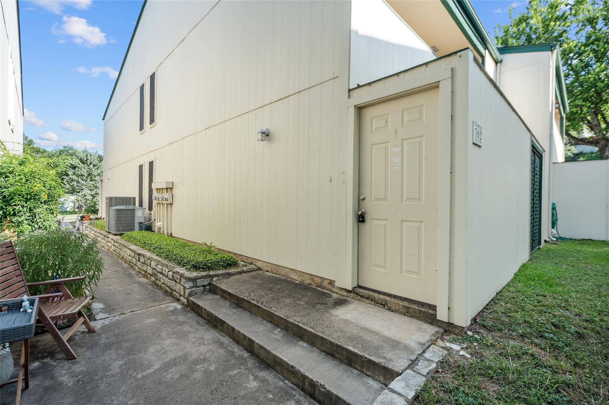 6718 Silvermine DR #302, Austin, TX 78736