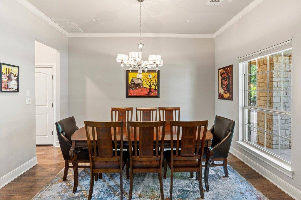 5313 Lipan Apache BND, Austin, TX 78738