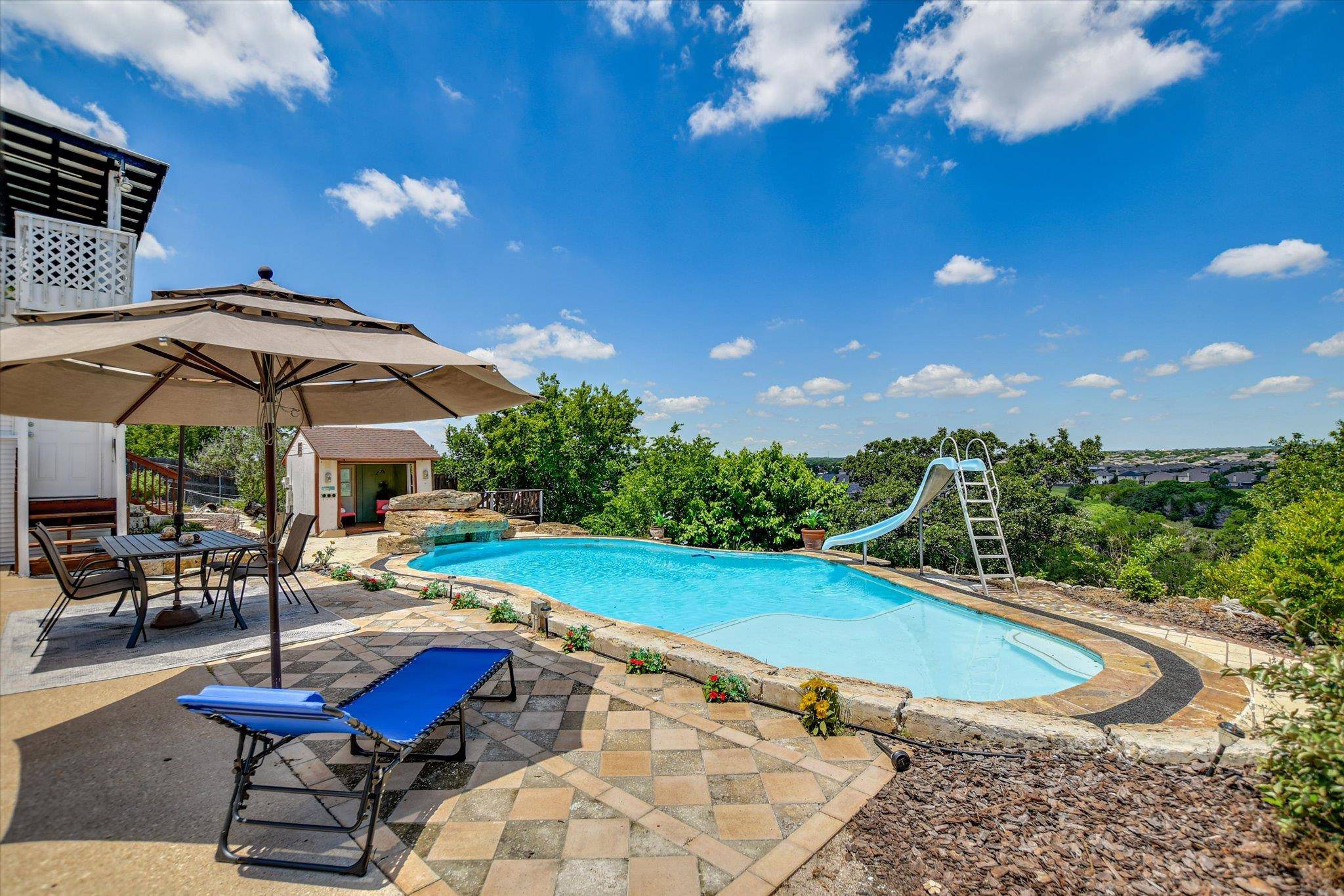 131 High Gabriel DR, Leander, TX 78641