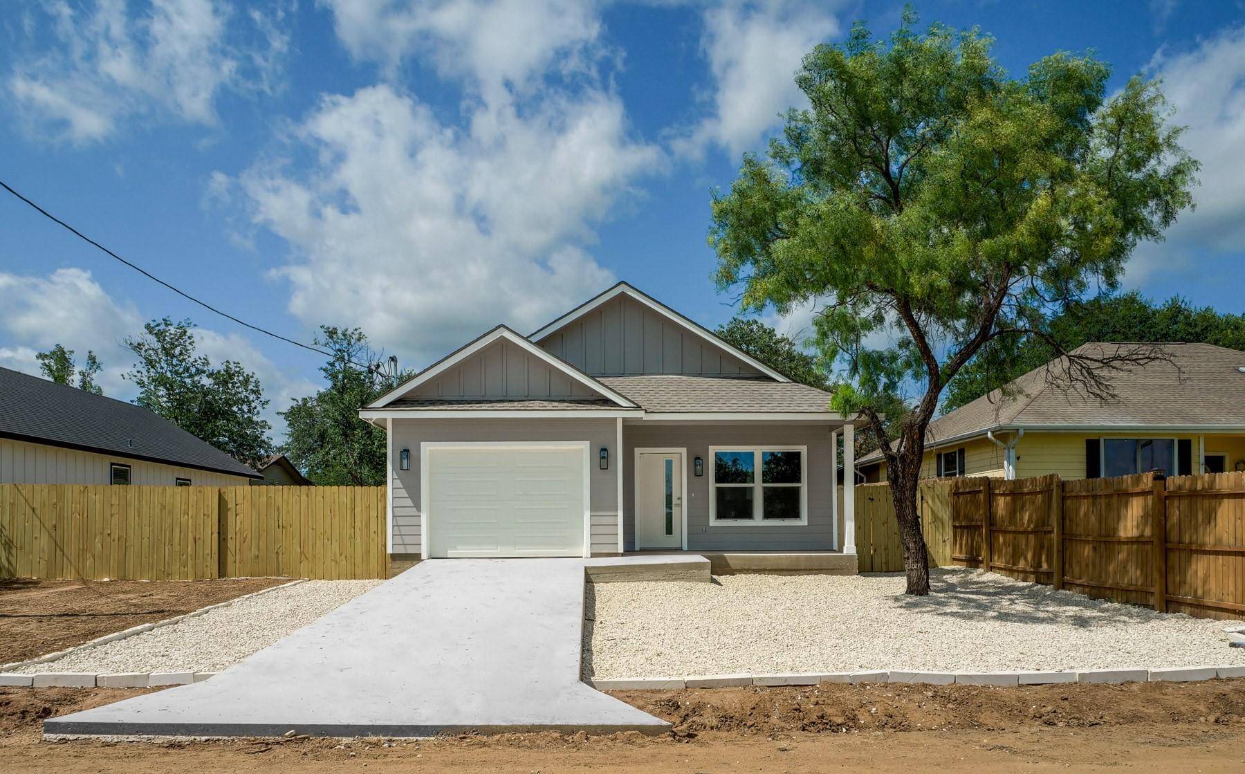 147 W Pine DR, Granite Shoals, TX 78654