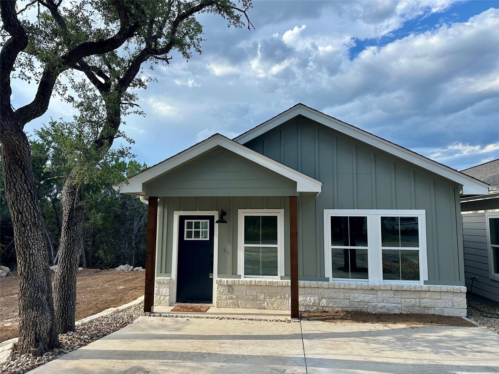 330 Shady Bluff DR, Wimberley, TX 78676