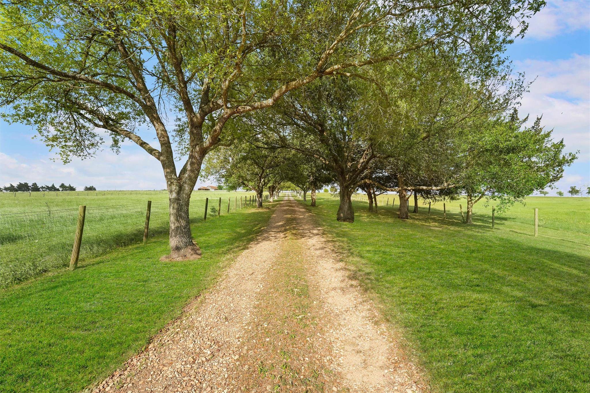 9058 Sam Houston RD, Brenham, TX 77833