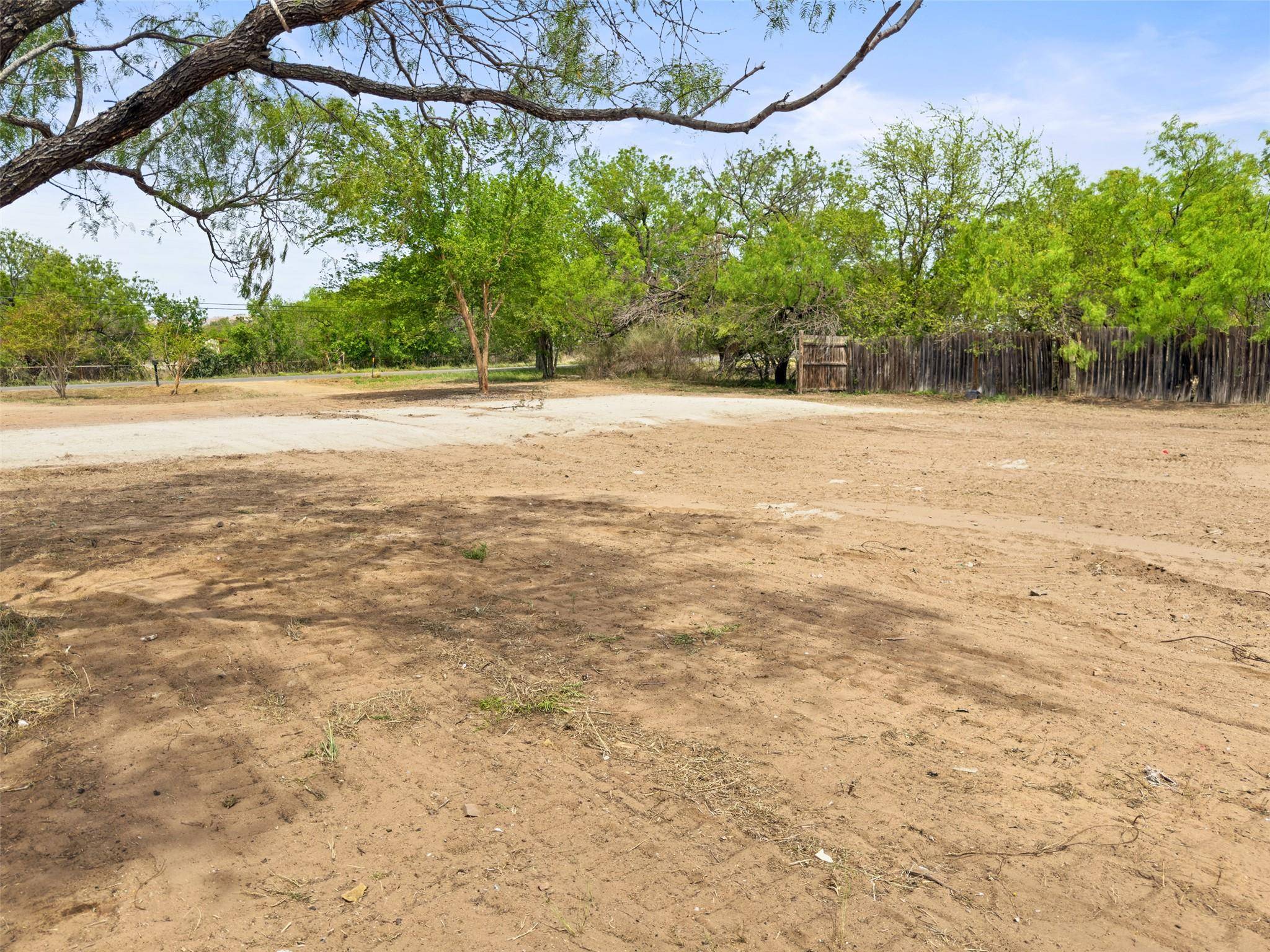 302 Seneca DR, Burnet, TX 78611