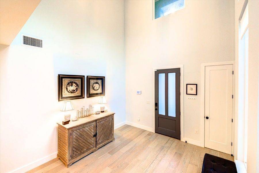 916 E 50th ST #1, Austin, TX 78751
