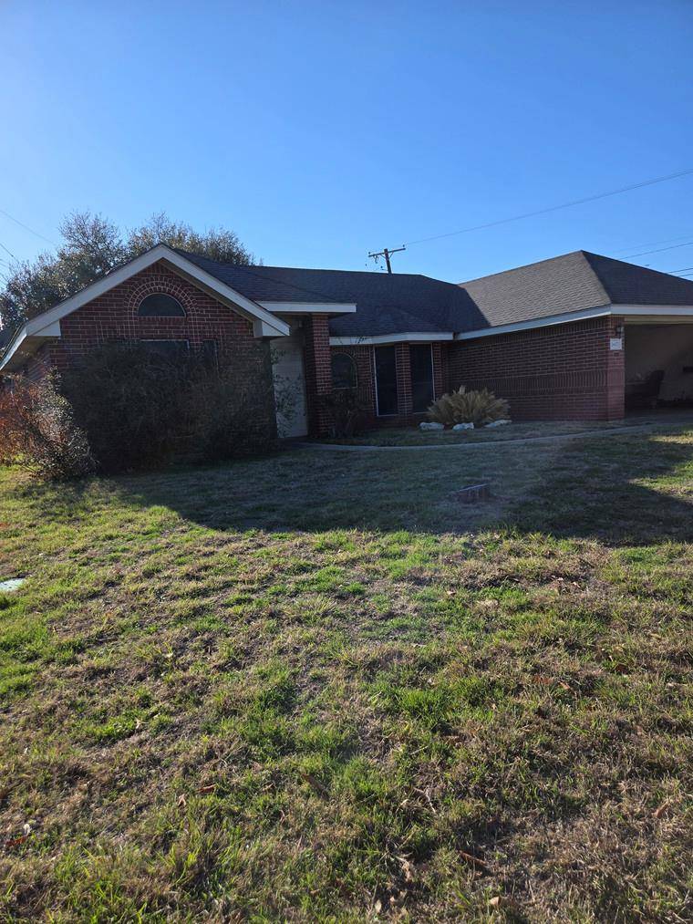 2607 Cherrylawn DR, Taylor, TX 76574
