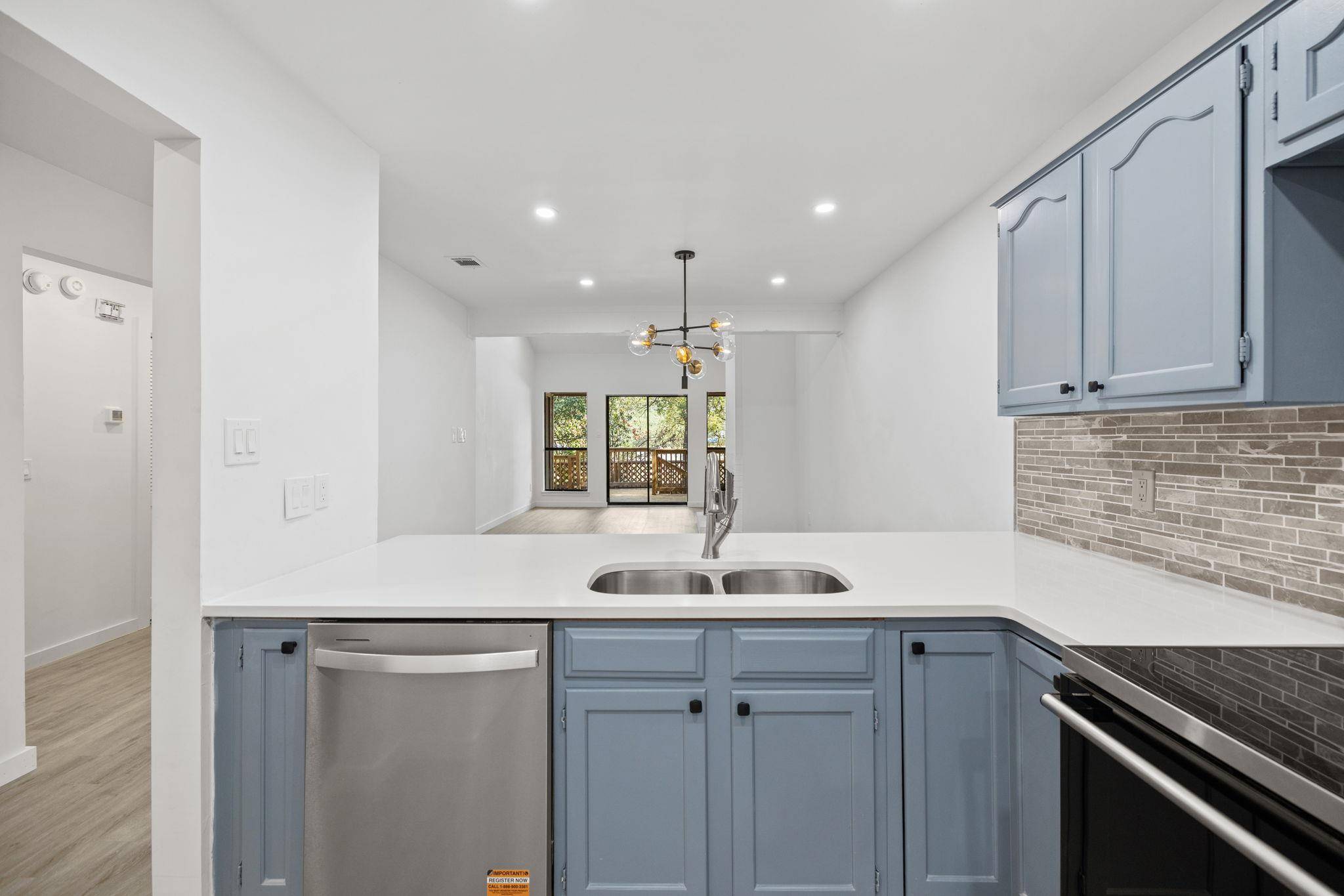 7211 Lakewood DR #C111, Austin, TX 78750