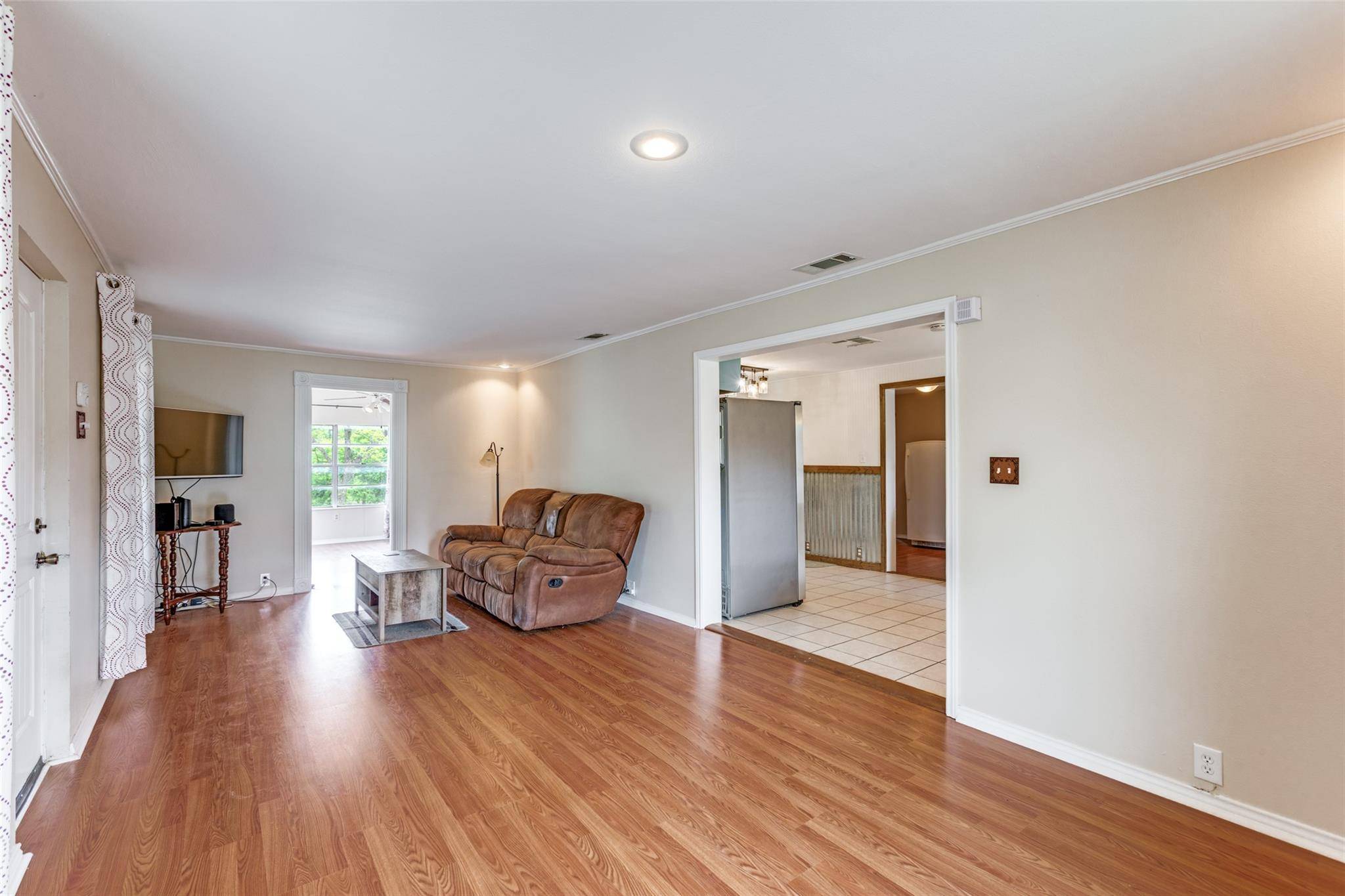 201 Church Hill LN, Liberty Hill, TX 78642