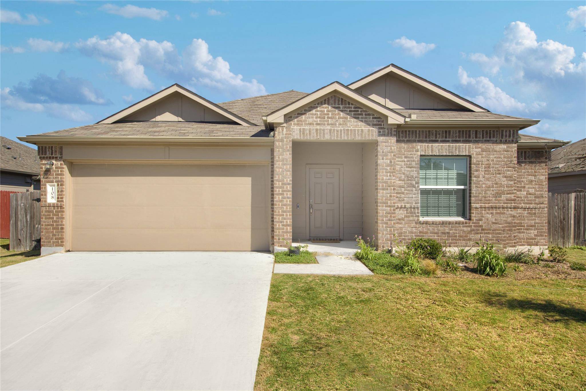 108 Red Buckeye ST, Hutto, TX 78634