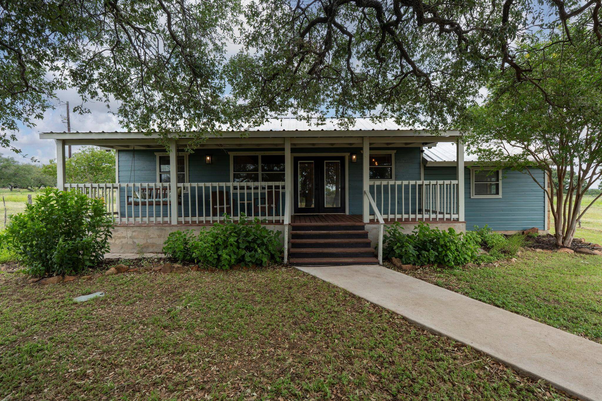 225 Ischar LN, Mason, TX 76856