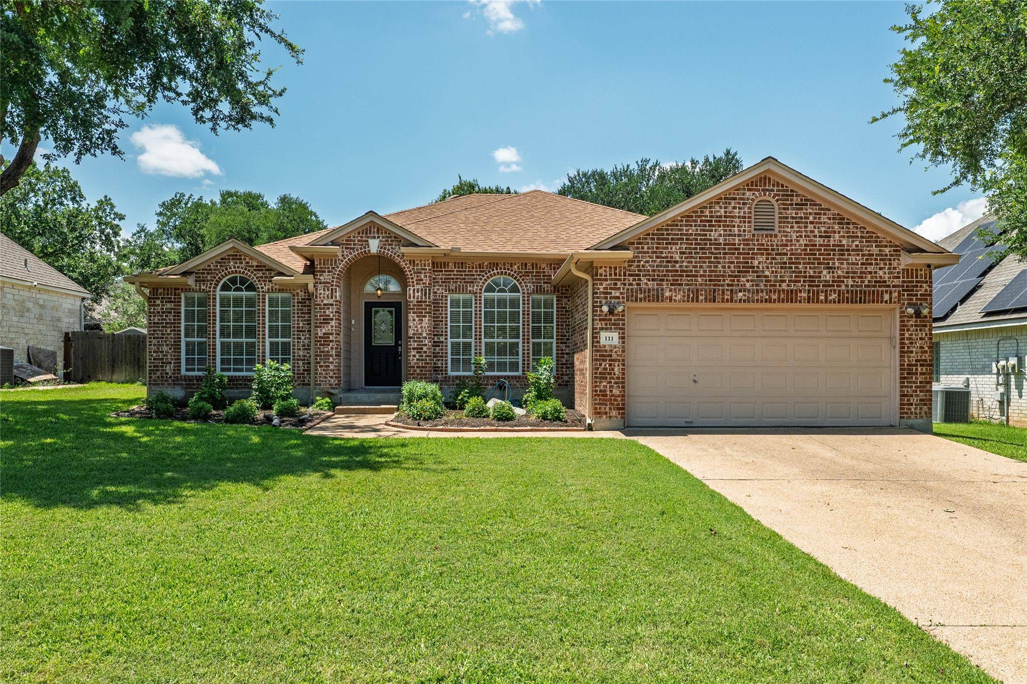 111 Arrowhead LN, Georgetown, TX 78628