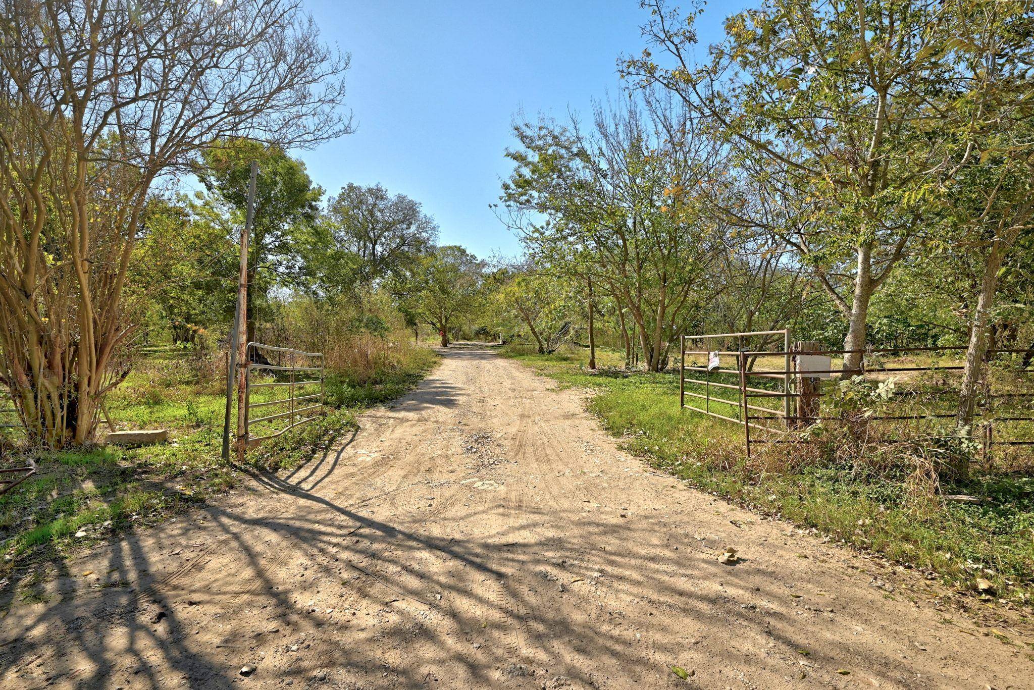 2004 Whirlaway DR, Del Valle, TX 78617