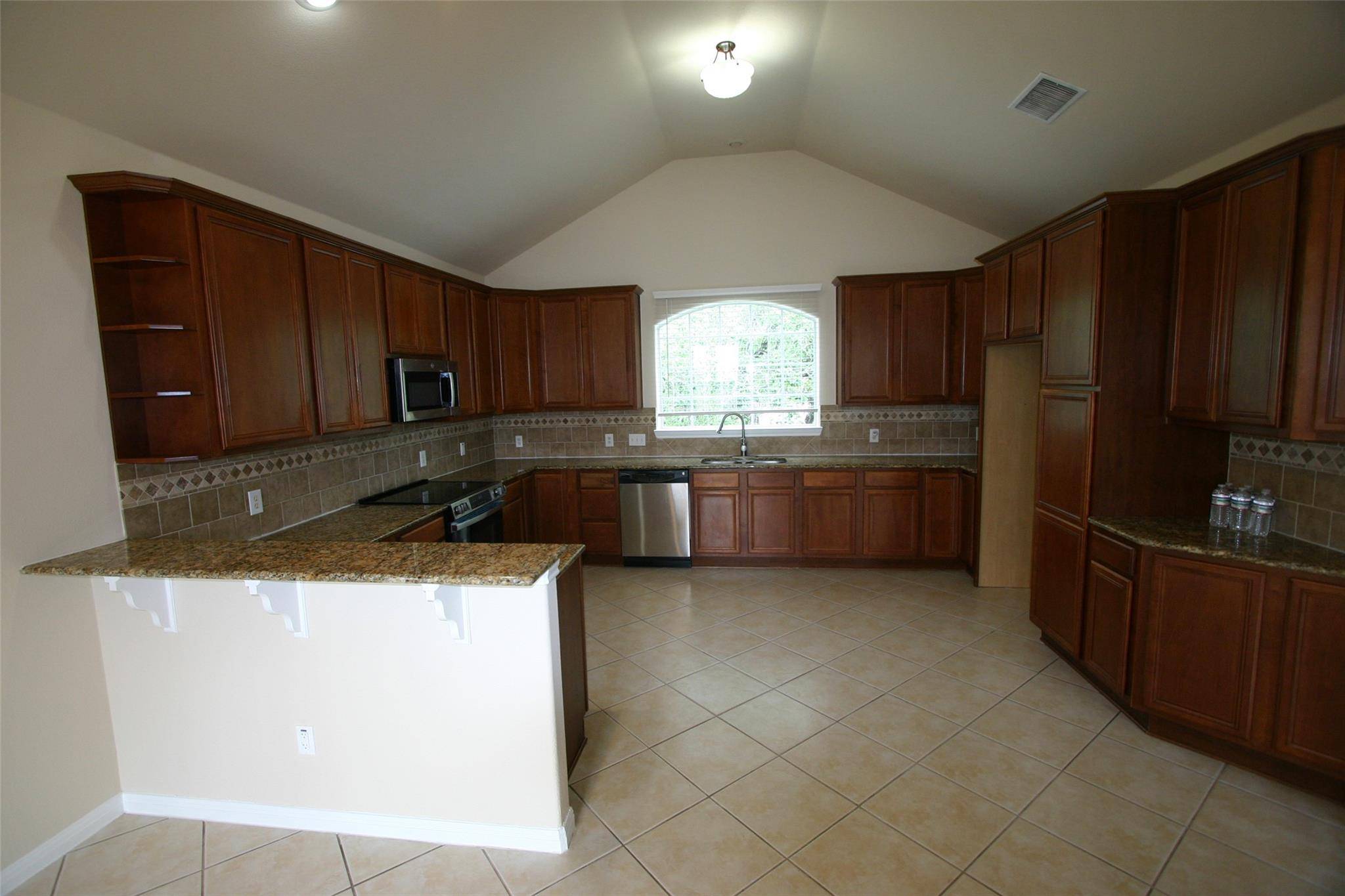 332 Southwind RD, Point Venture, TX 78645
