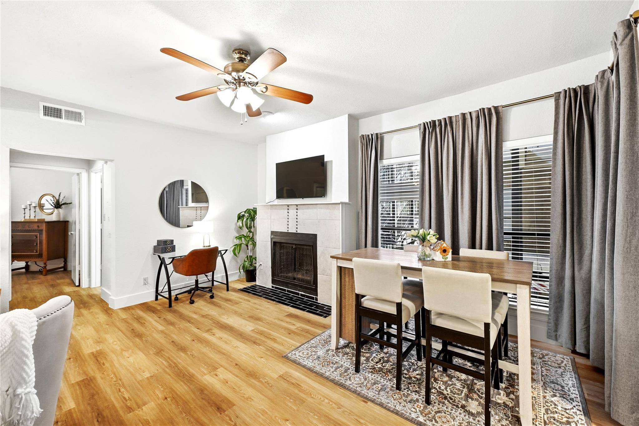 1910 Robbins PL #105, Austin, TX 78705