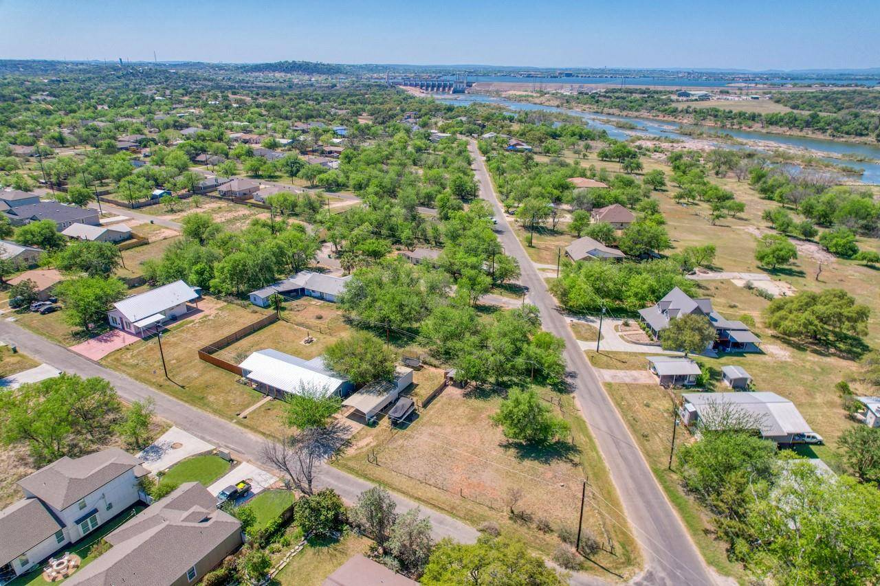 874 Pine LN, Cottonwood Shores, TX 78657