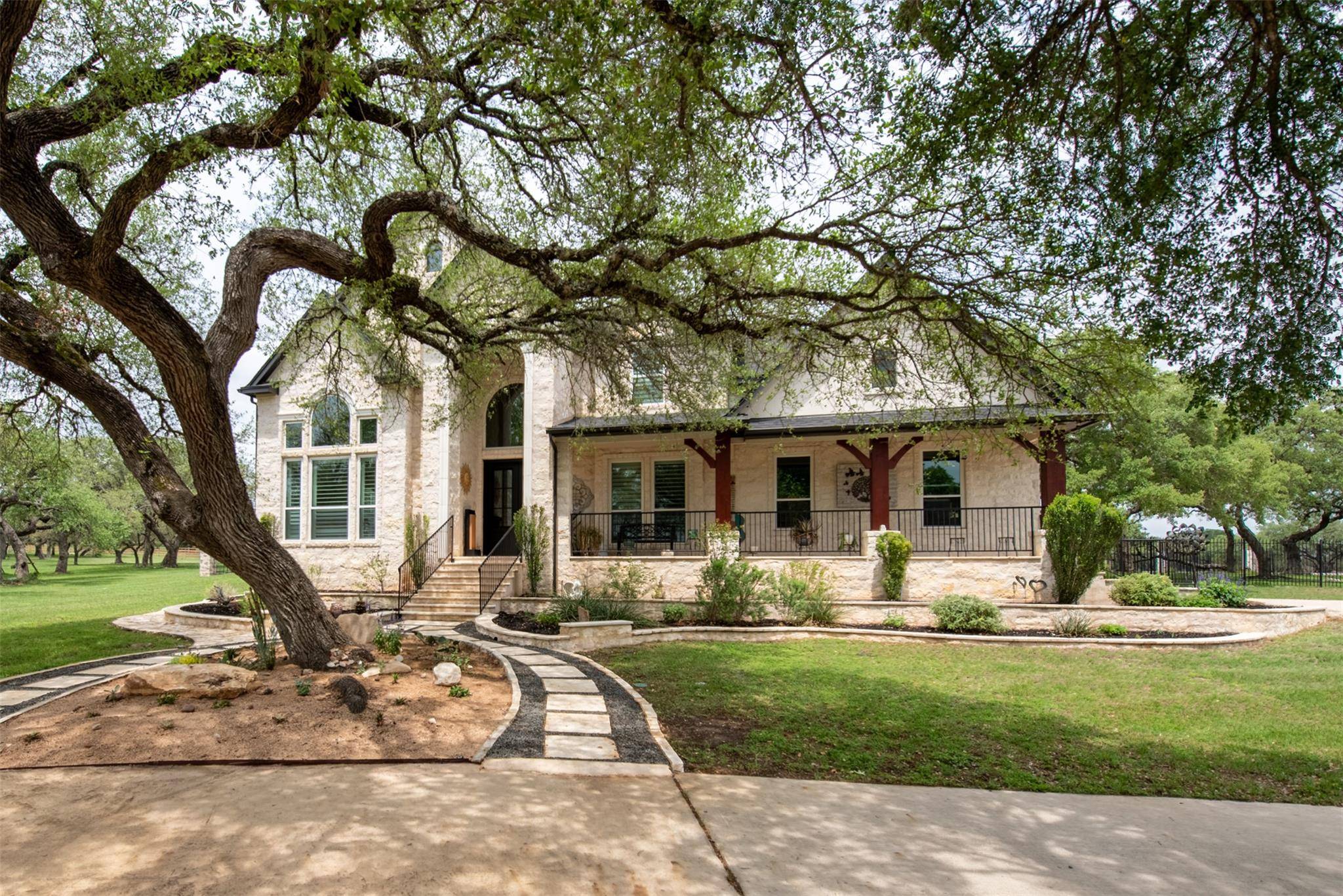 664 Ranchers Club LN, Driftwood, TX 78619