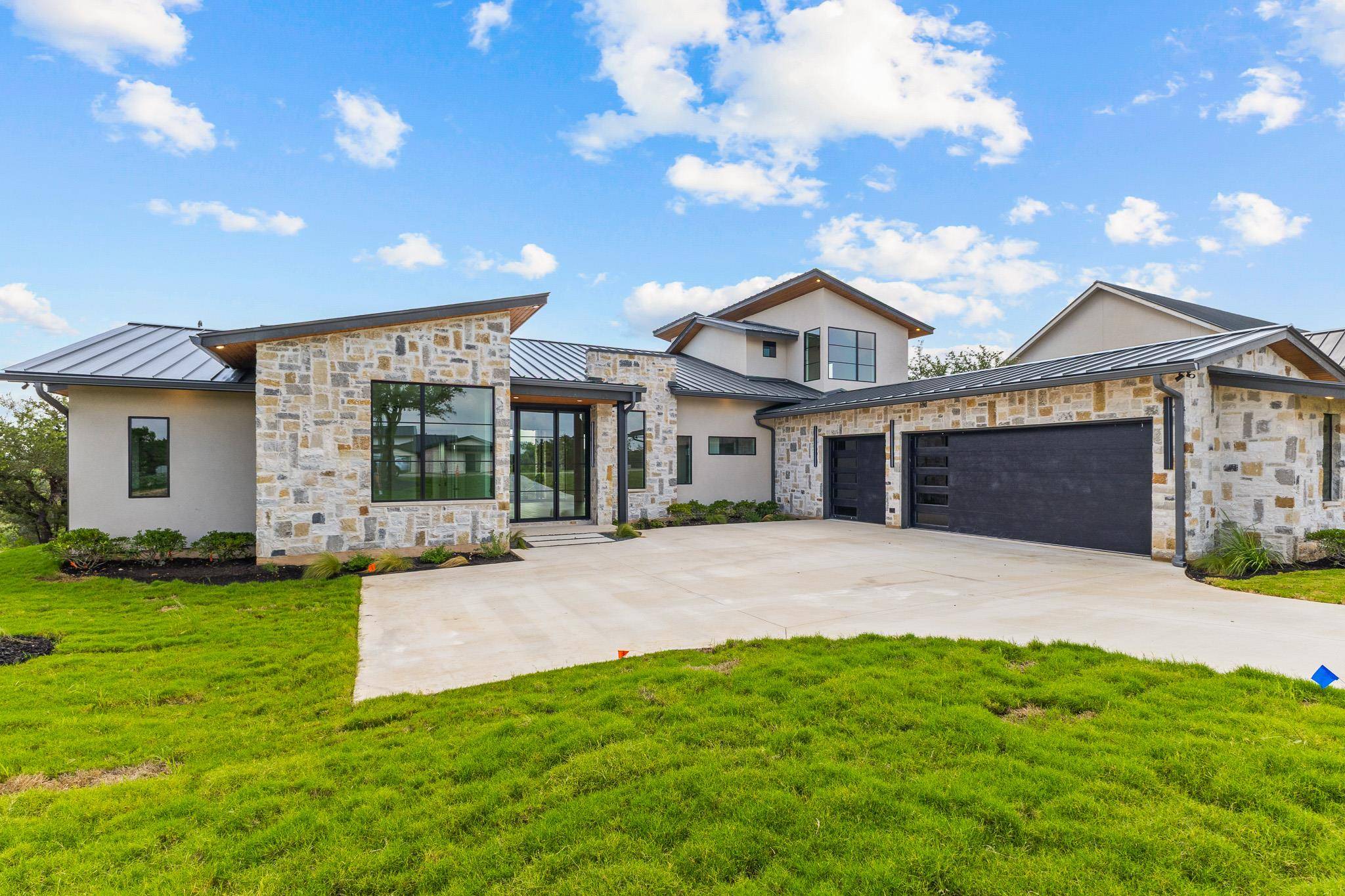 8109 Kuhn DR, Austin, TX 78736