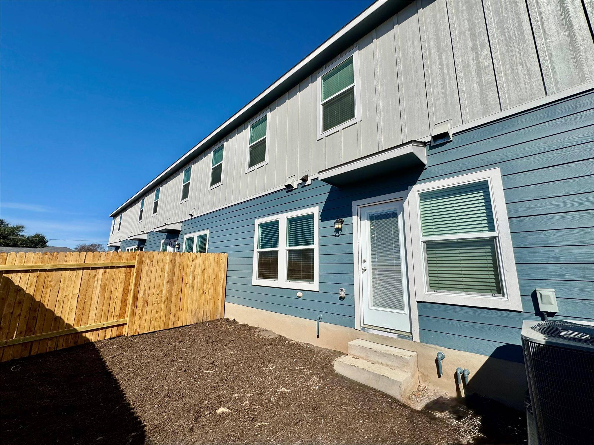 104 Calcite RD #4, Kyle, TX 78640