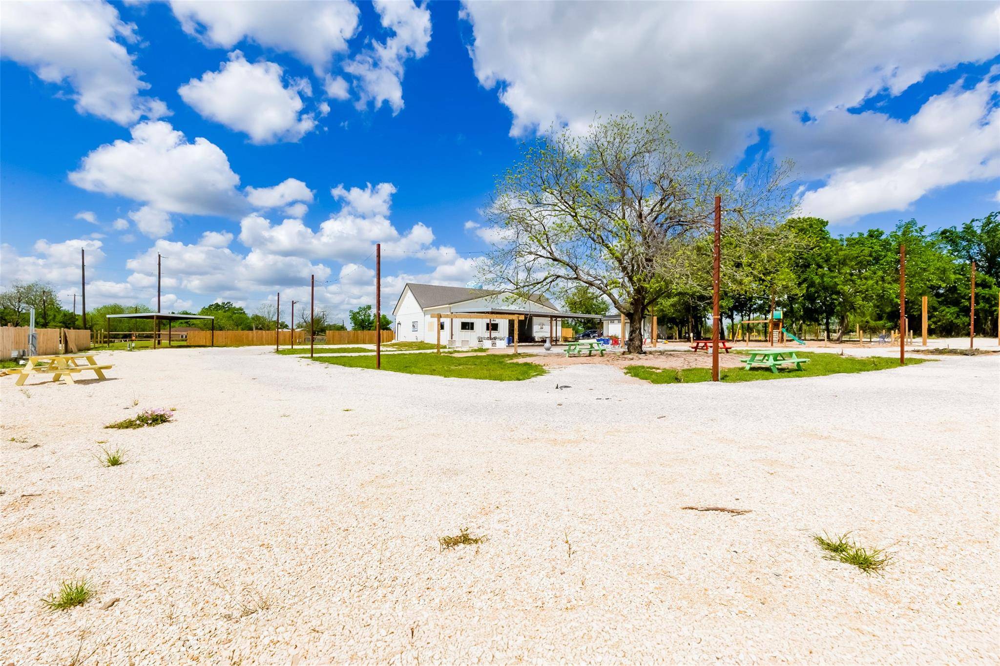 306 Oak ST, Rockdale, TX 76567