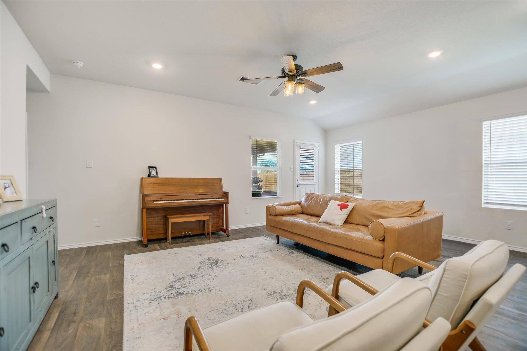 262 SICKLE LOOP, Kyle, TX 78640
