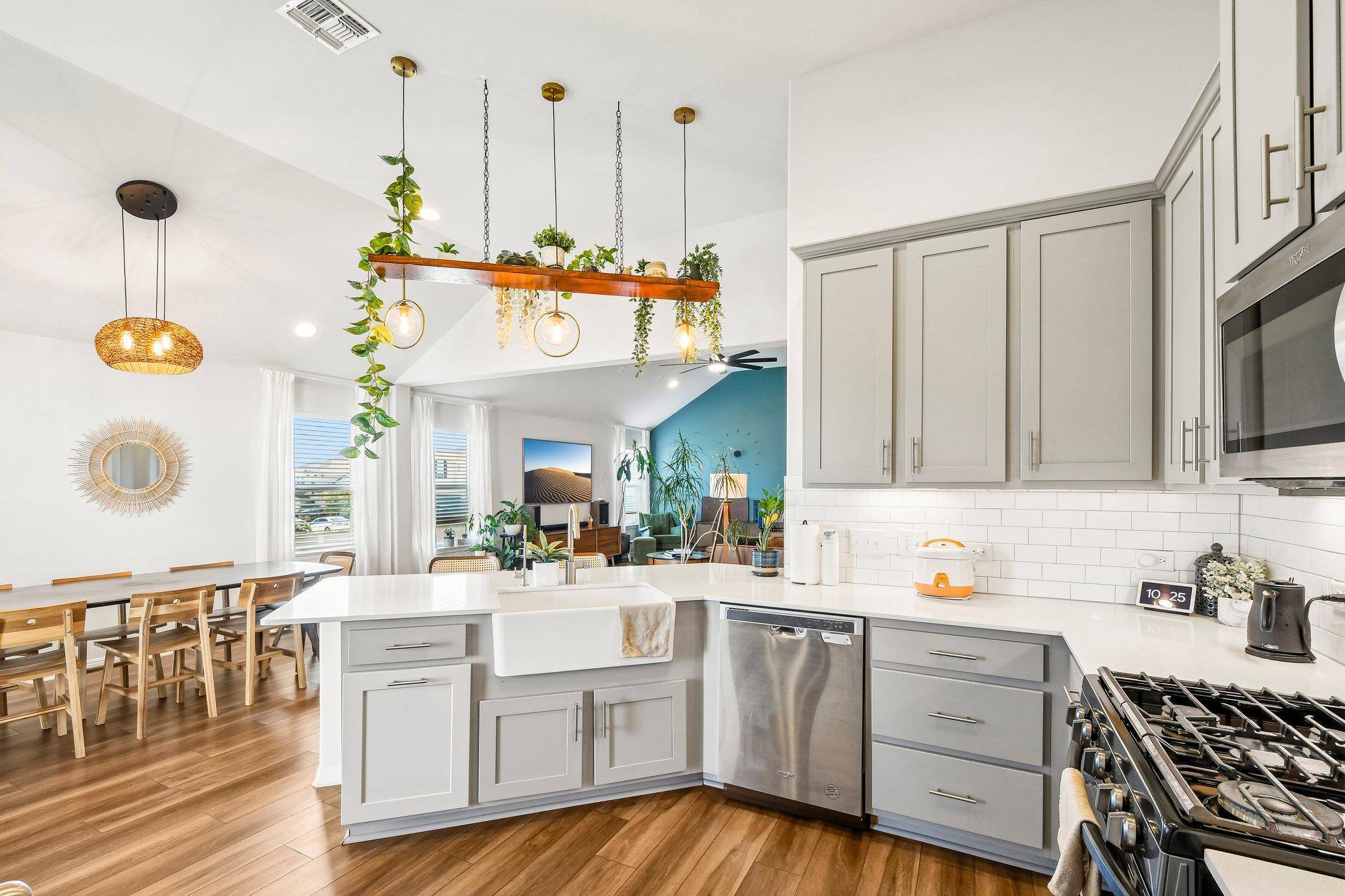 10700 Sentinel DR, Austin, TX 78747