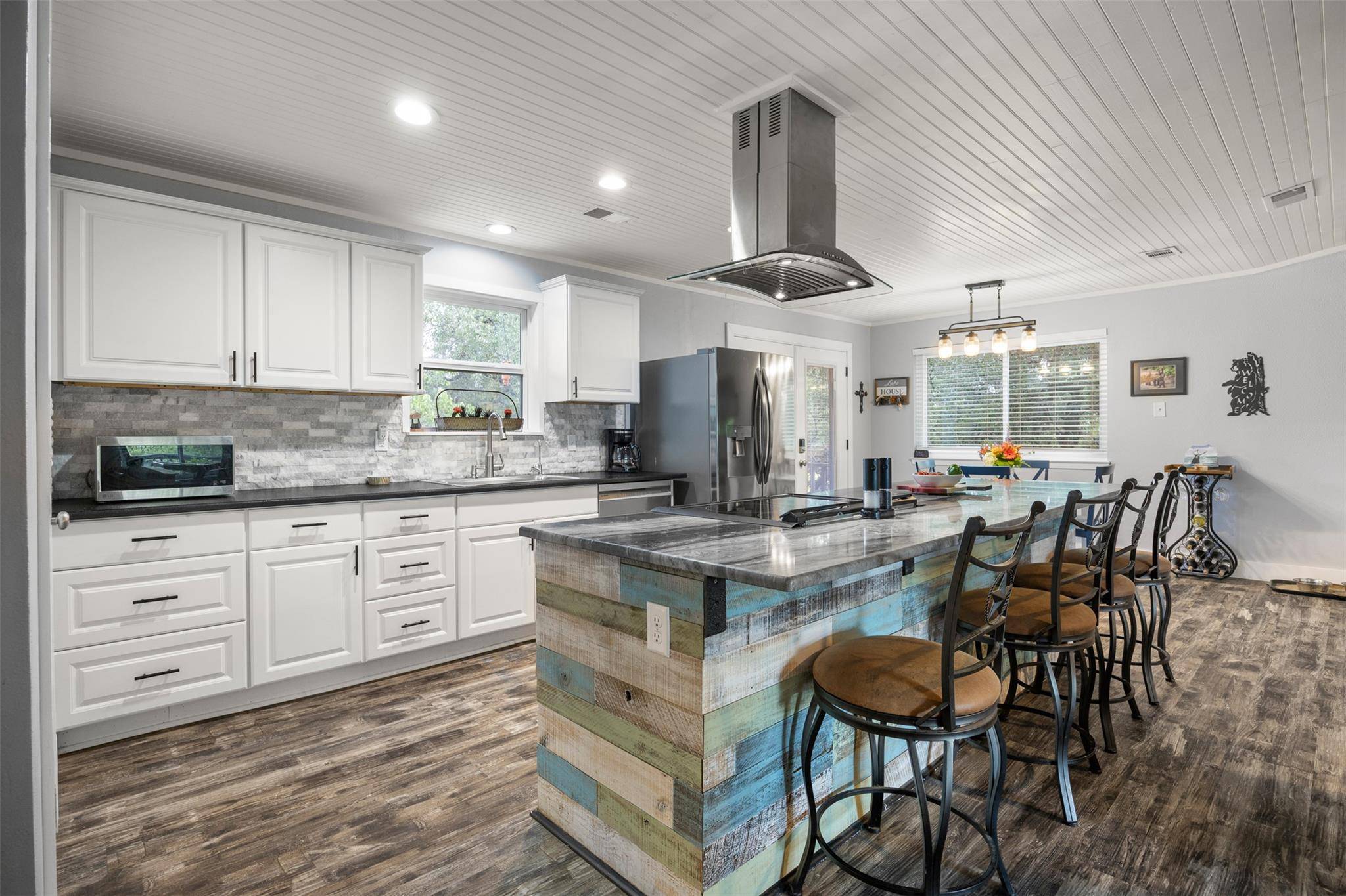 1215 Amanda DR, Canyon Lake, TX 78133