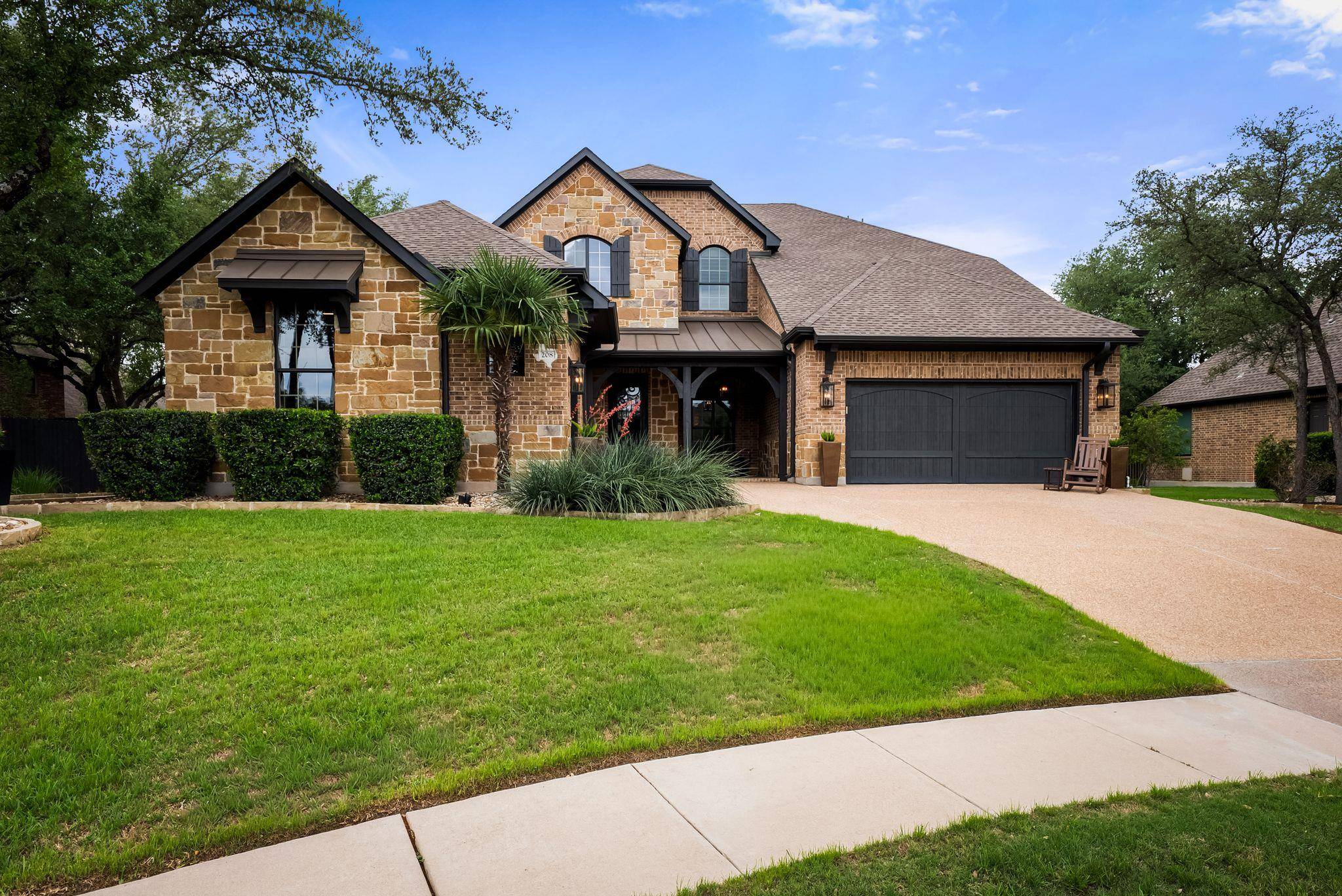 208 Santaluz LN, Austin, TX 78732