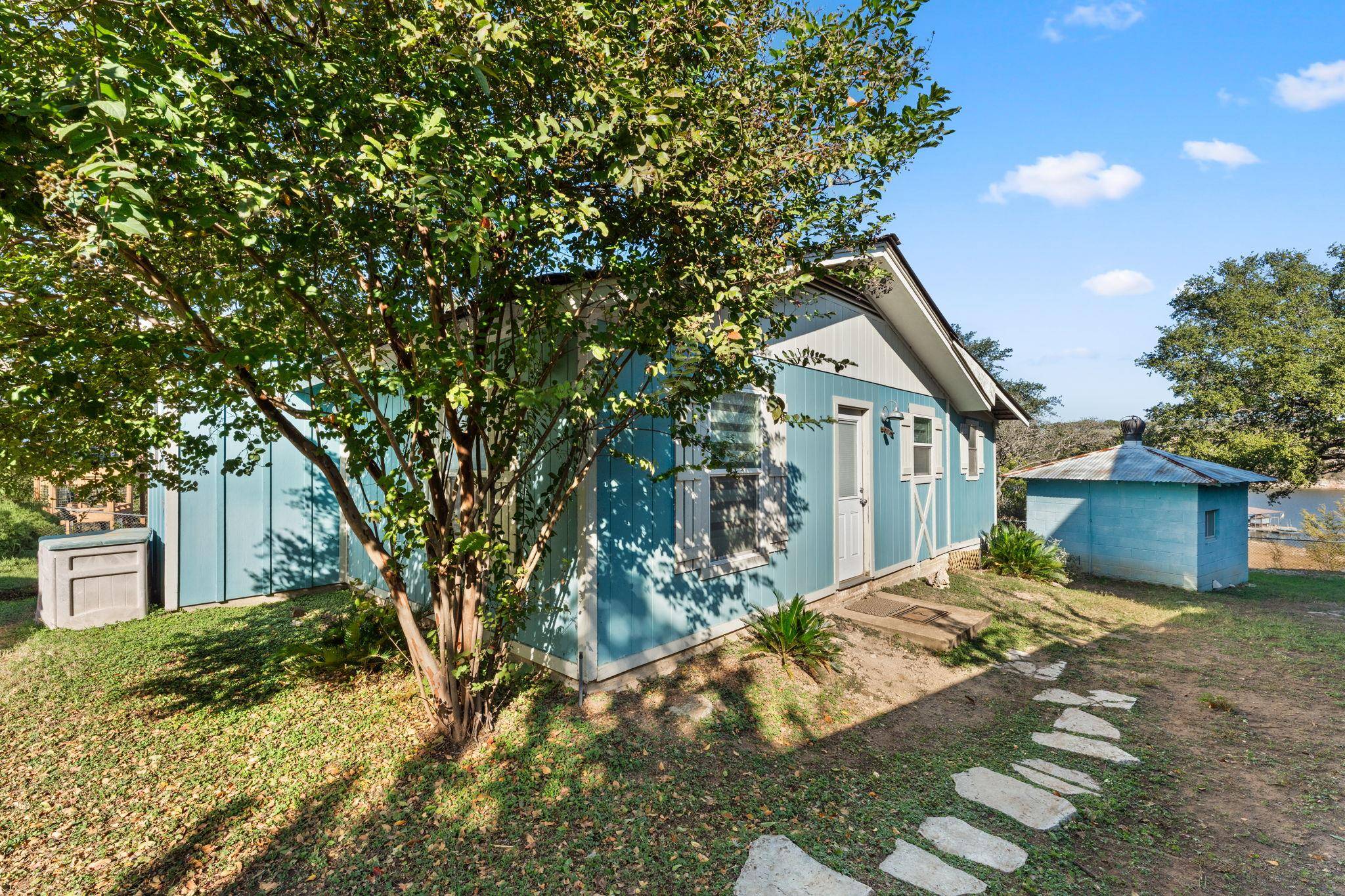 1327 Lake Shore DR, Spicewood, TX 78669
