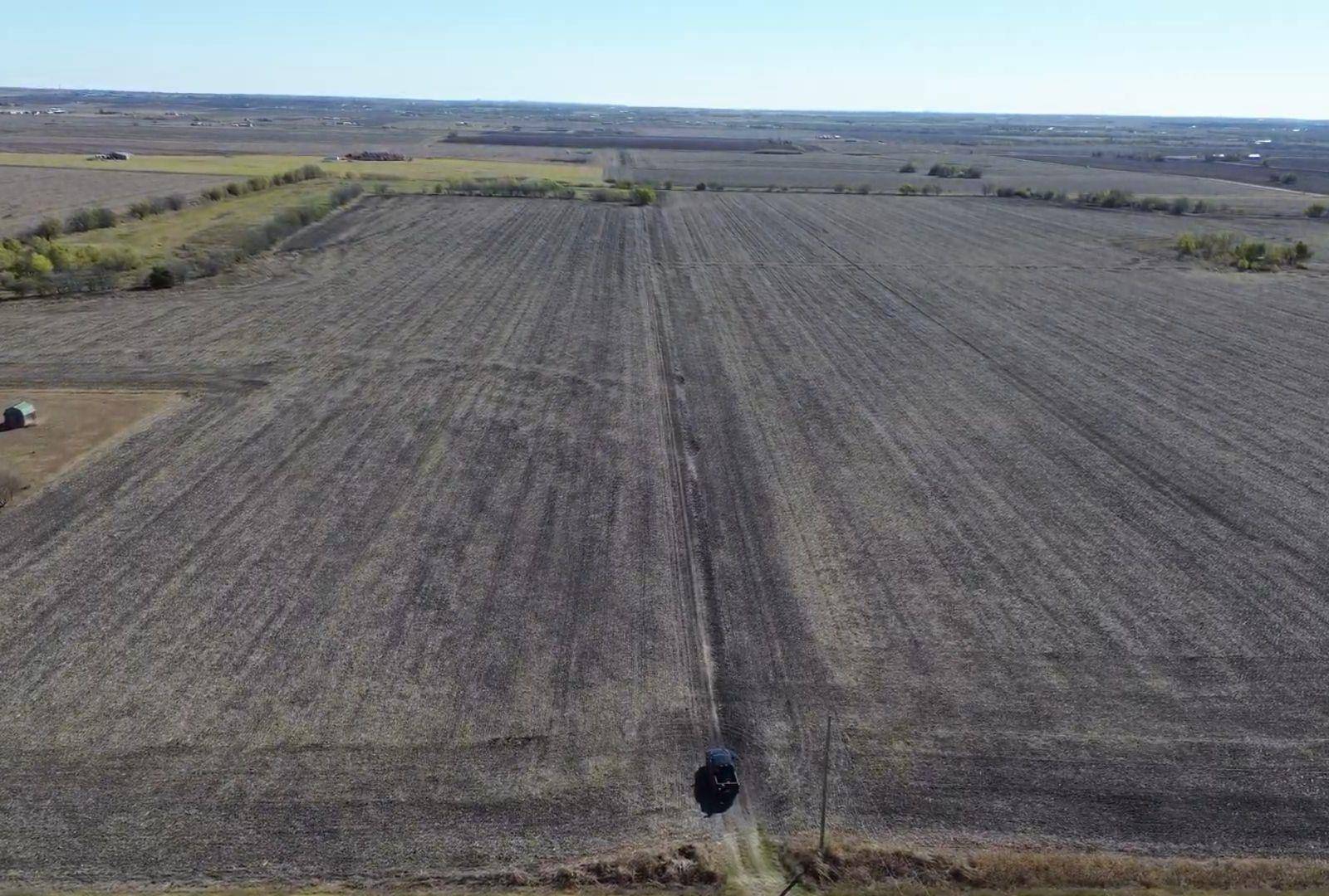 18402 Manda Carlson RD, Coupland, TX 78615
