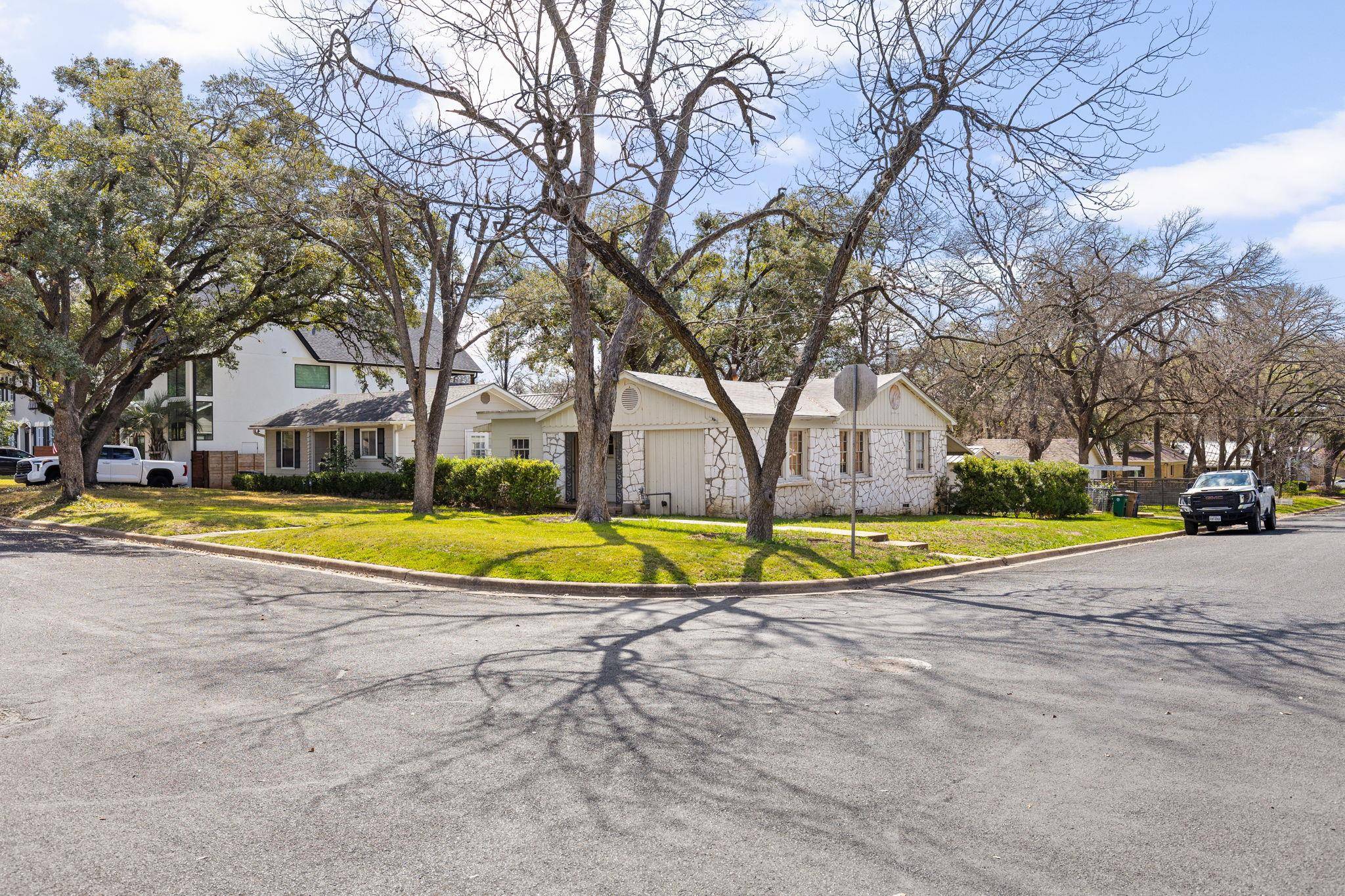 3207 Bridle PATH, Austin, TX 78703