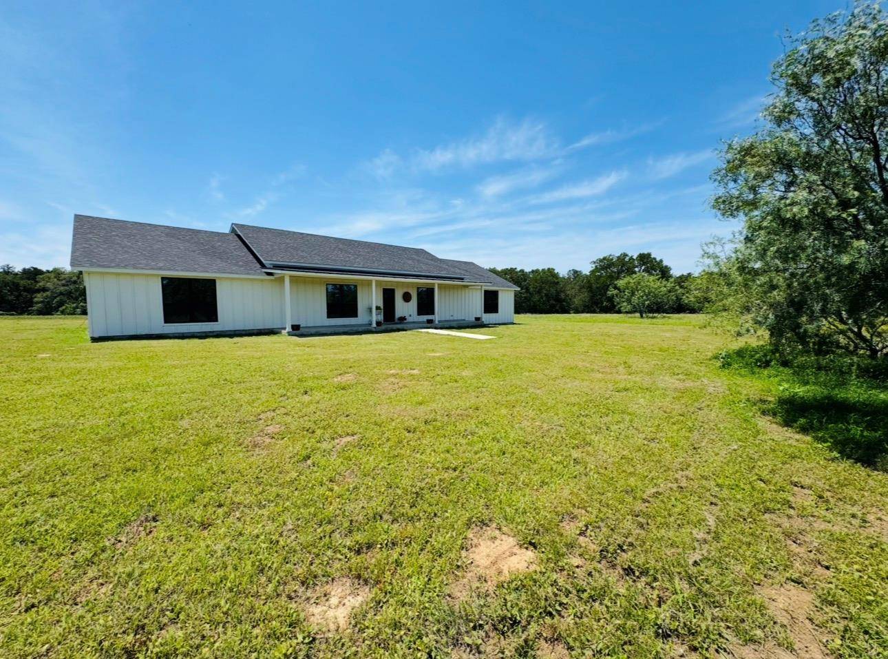 1294 Private Road 7037, Lexington, TX 78947