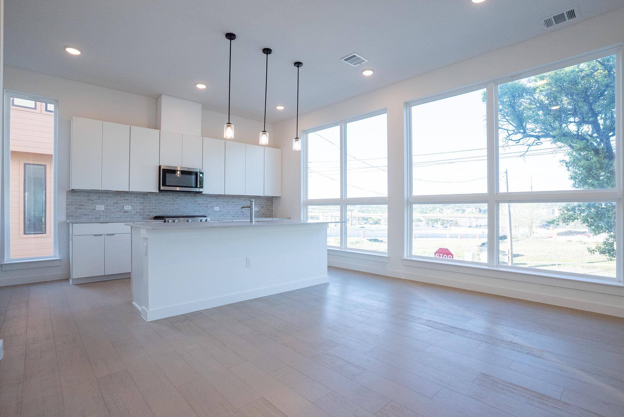 6825 Wolfcreek PASS #3, Austin, TX 78749