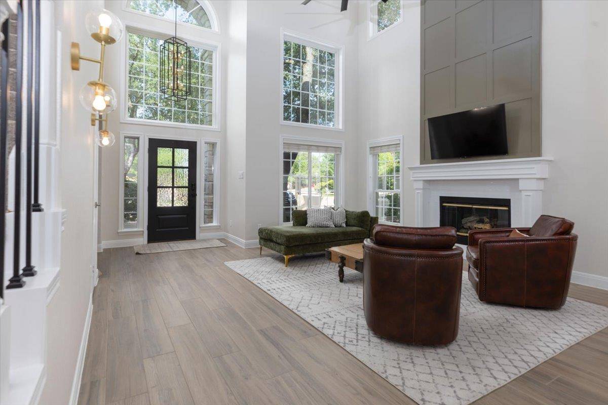 403 Golf Crest LN, Lakeway, TX 78734