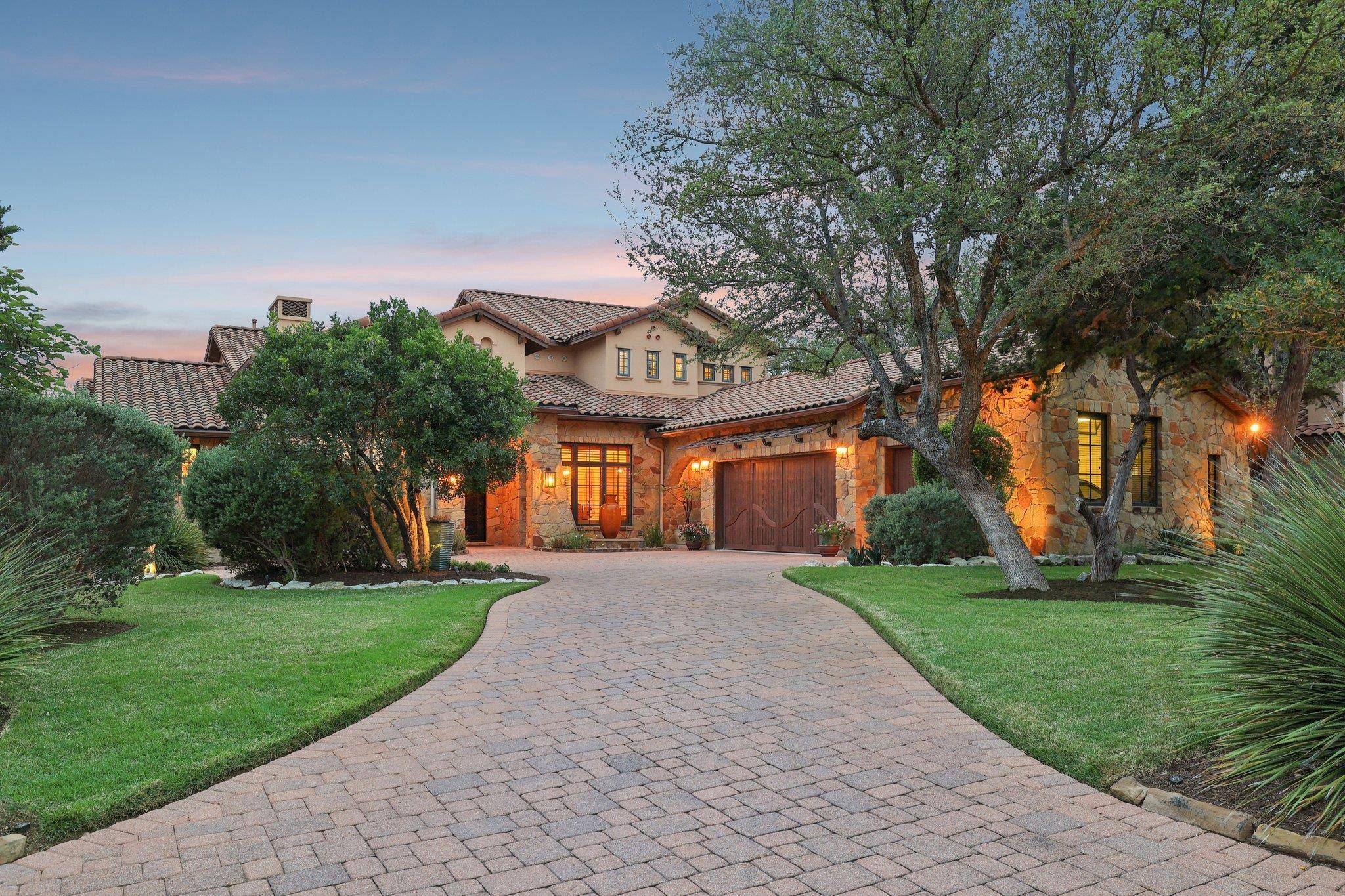 17701 Navigation LN, Jonestown, TX 78645