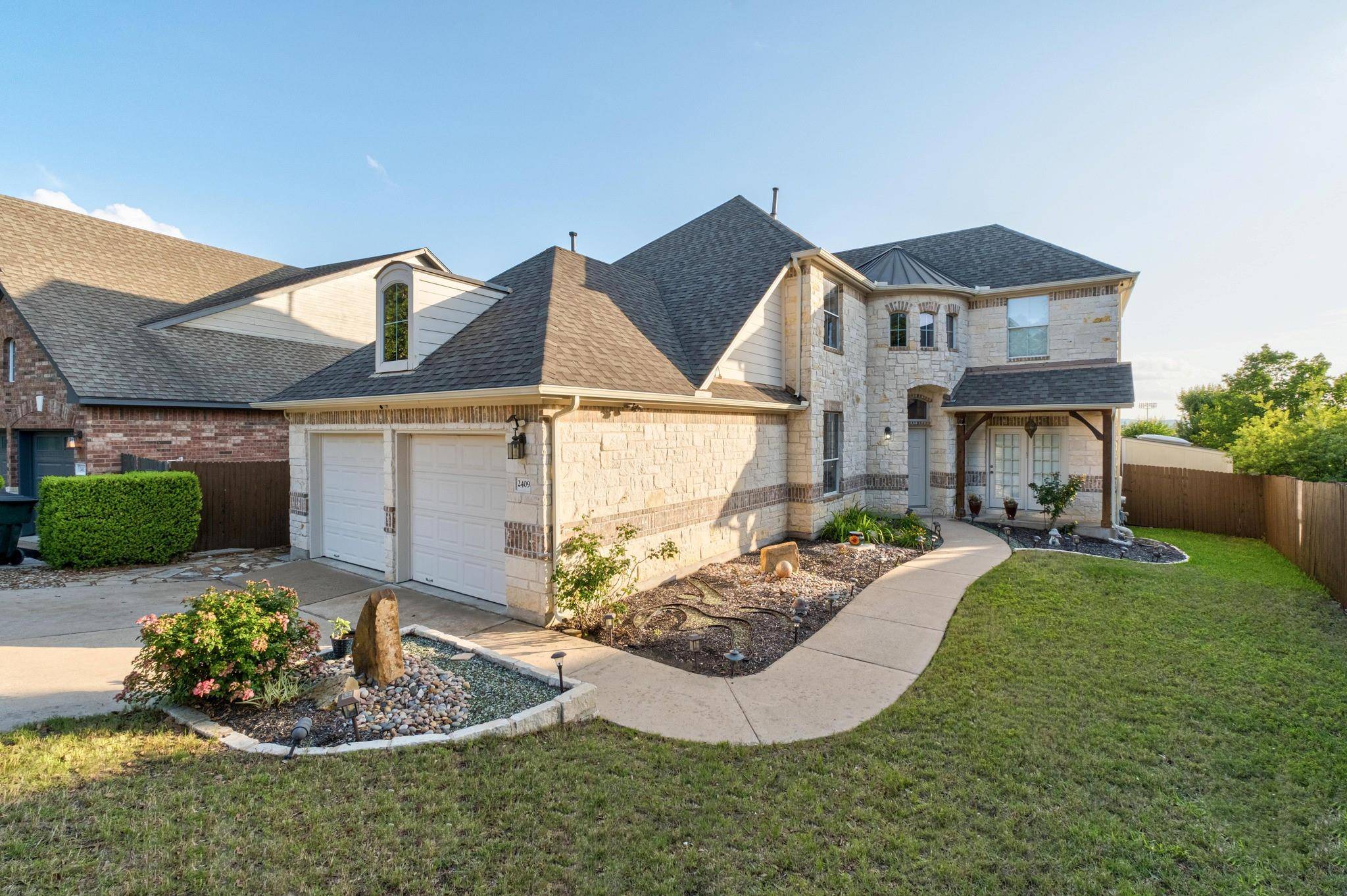 2409 Golden Gate PARK, Austin, TX 78732