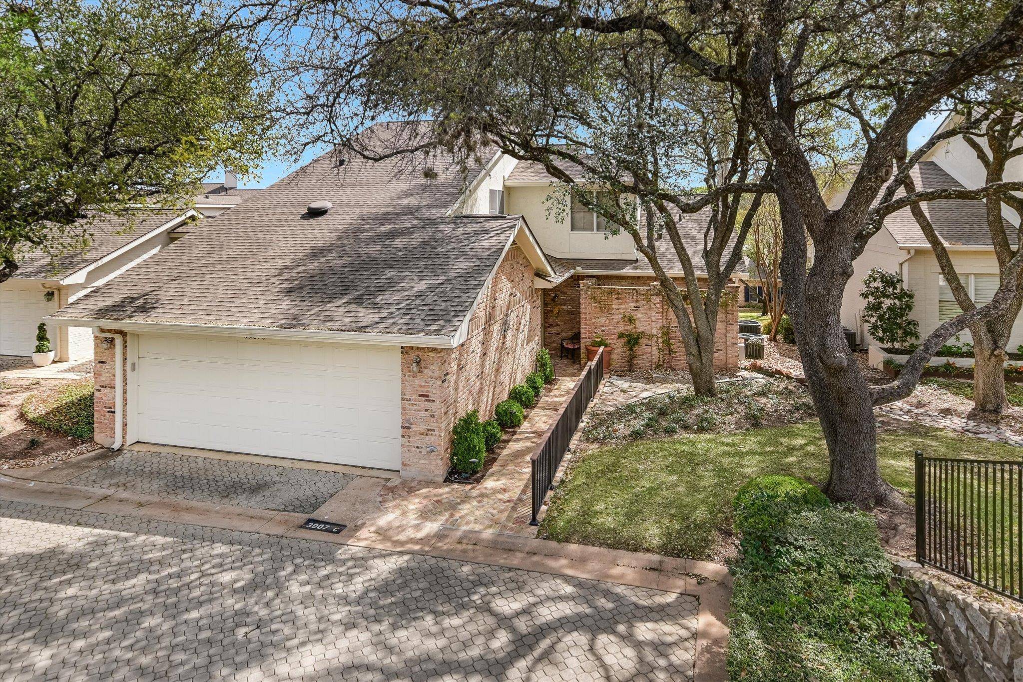 3907C Belmont Park DR, Austin, TX 78746