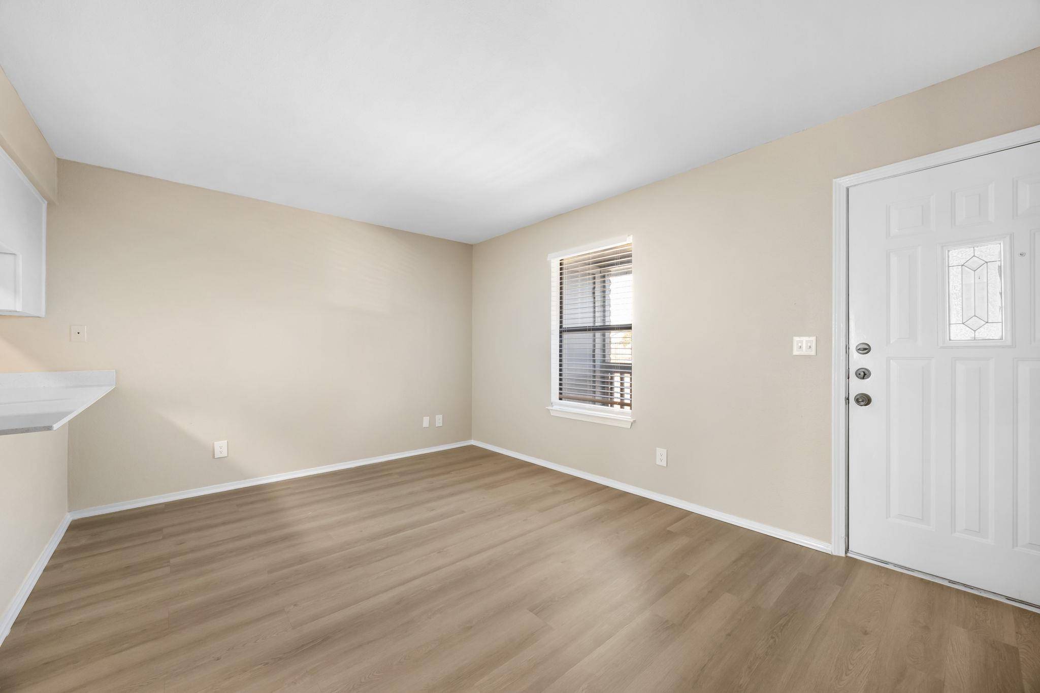 3012 Whisper Oaks LN #J, Georgetown, TX 78628
