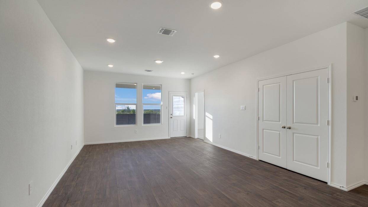169 B HARRISON XING, Uhland, TX 78640