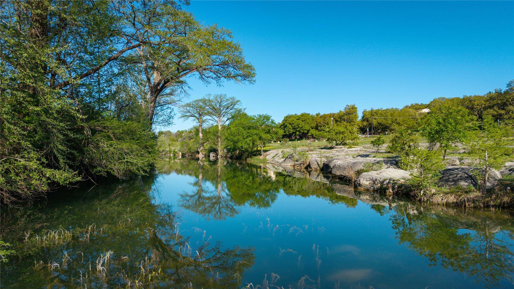 107 Edgewater DR, Wimberley, TX 78676