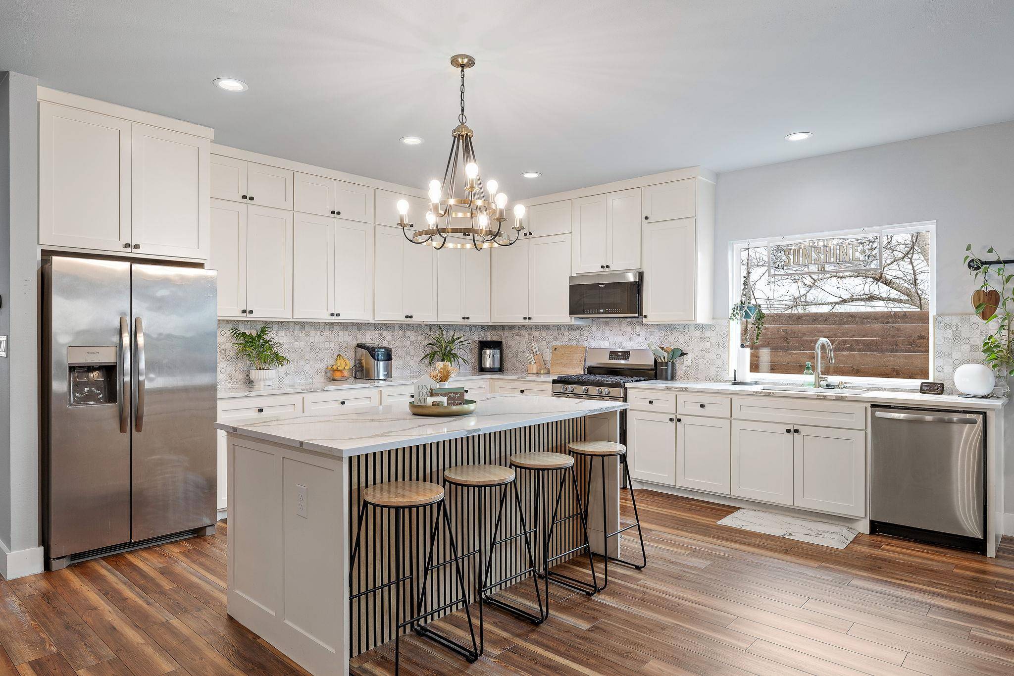 611 Elliott ST, Taylor, TX 76574