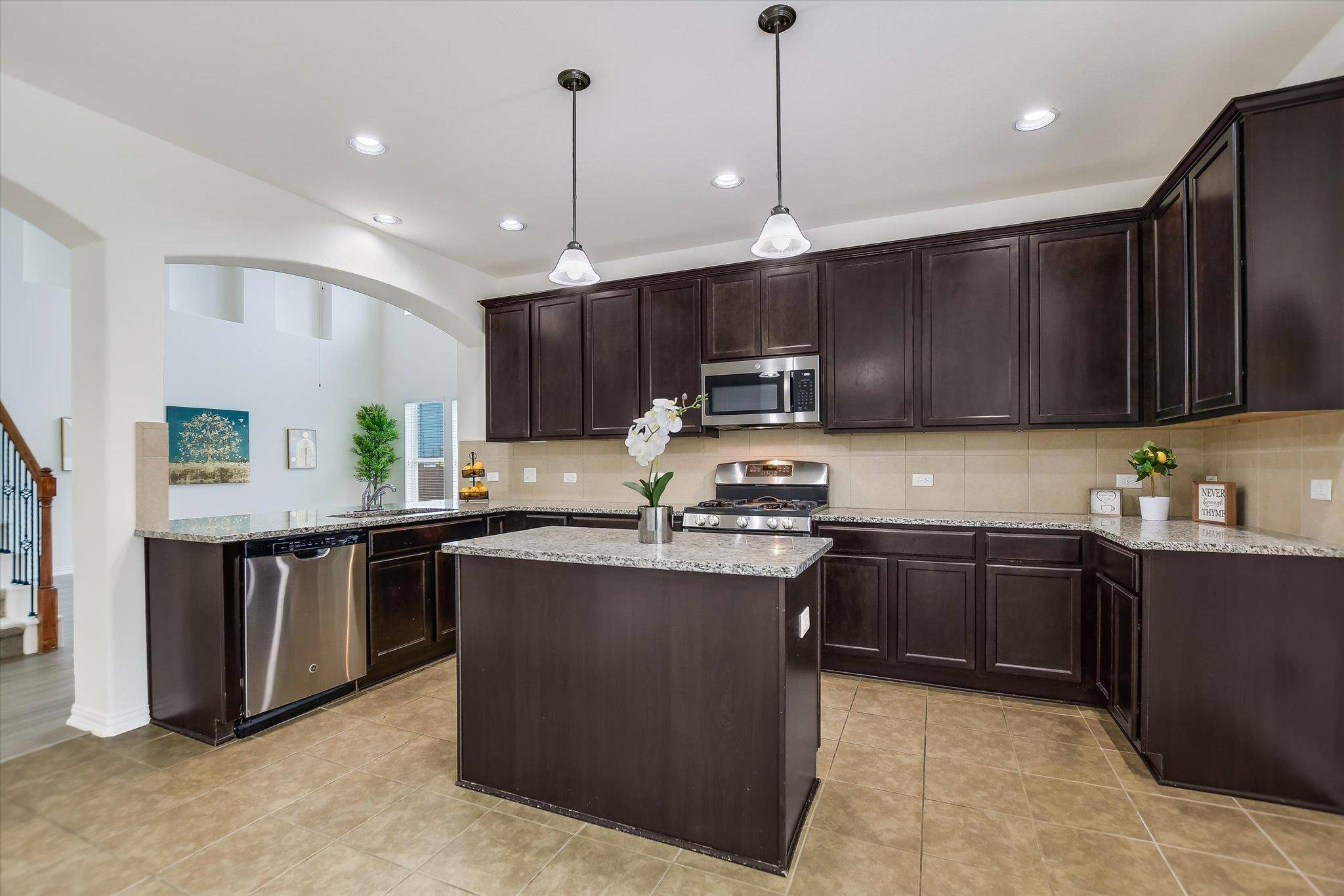115 Mollie DR, Hutto, TX 78634